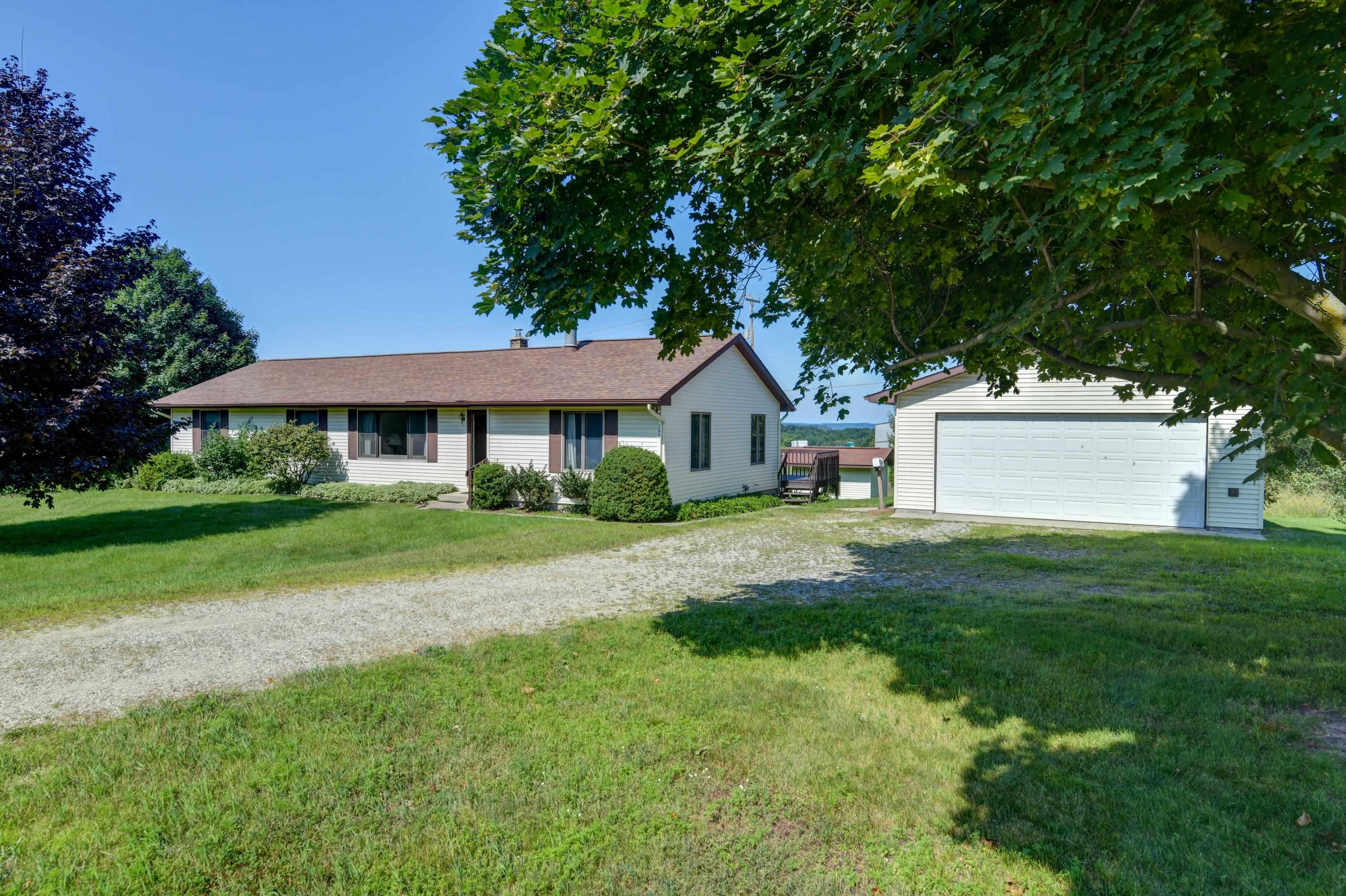 11869 Center Road Property Photo 1
