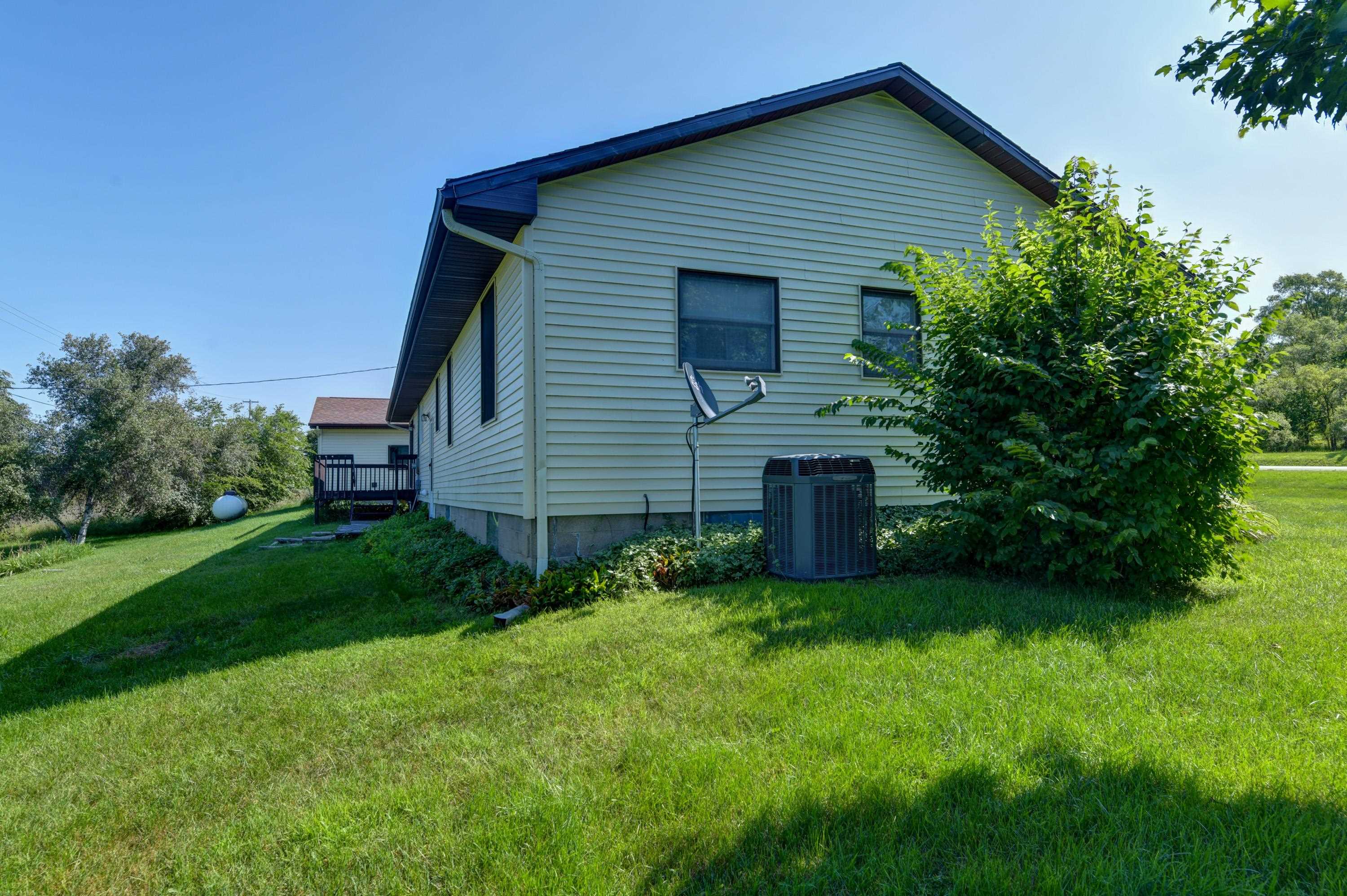 11869 Center Road Property Photo 3