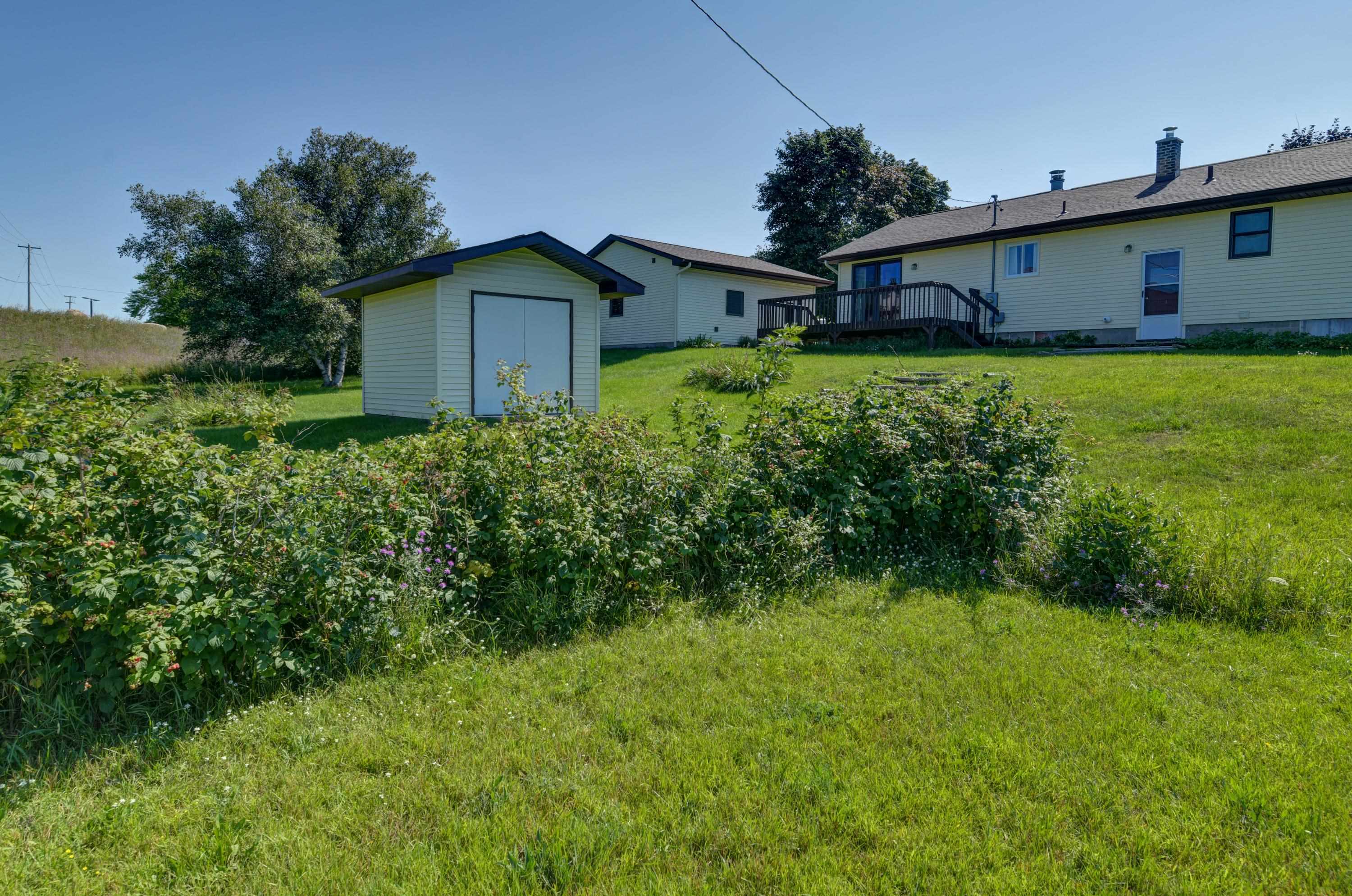 11869 Center Road Property Photo 4