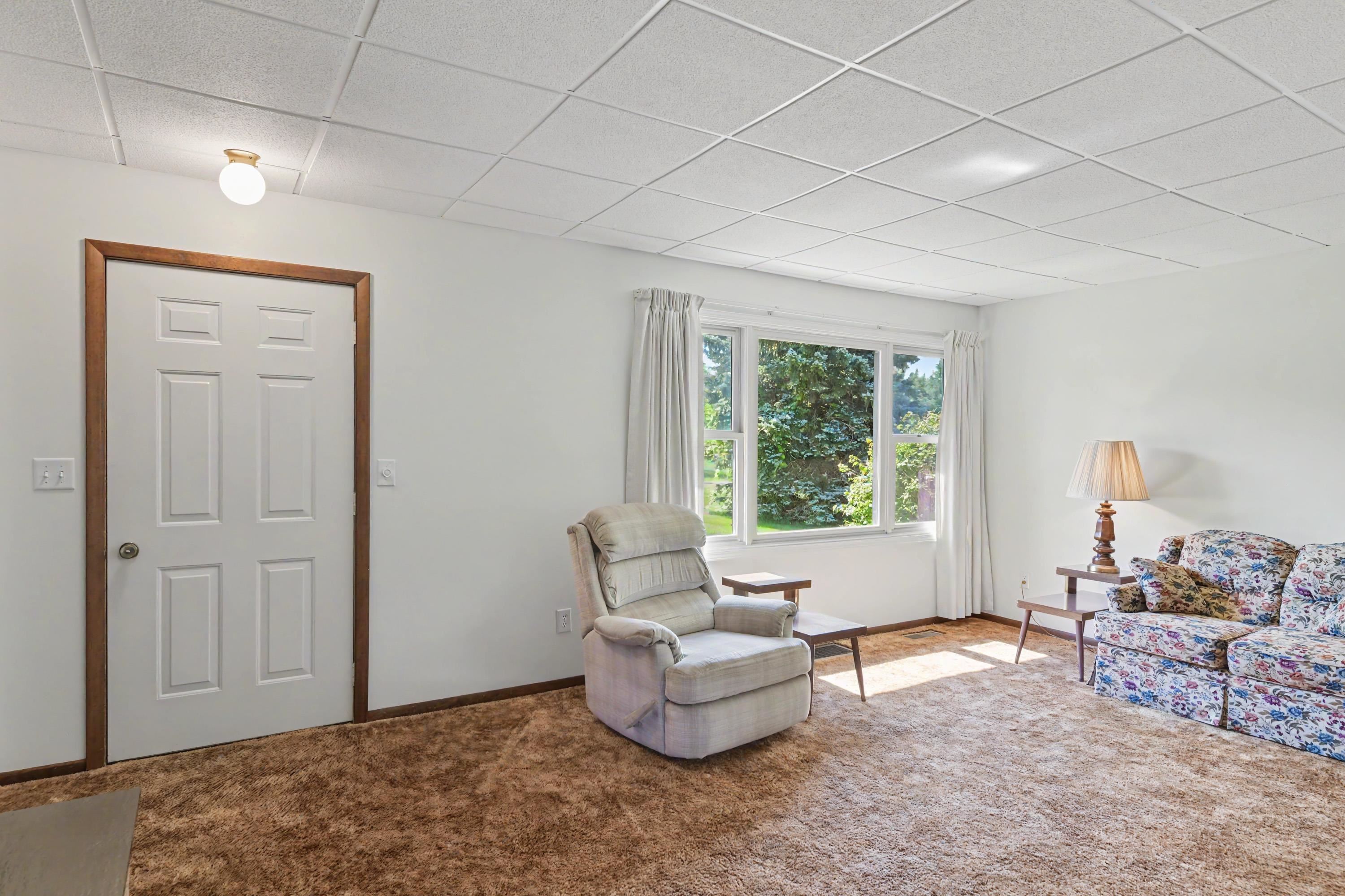 11869 Center Road Property Photo 7