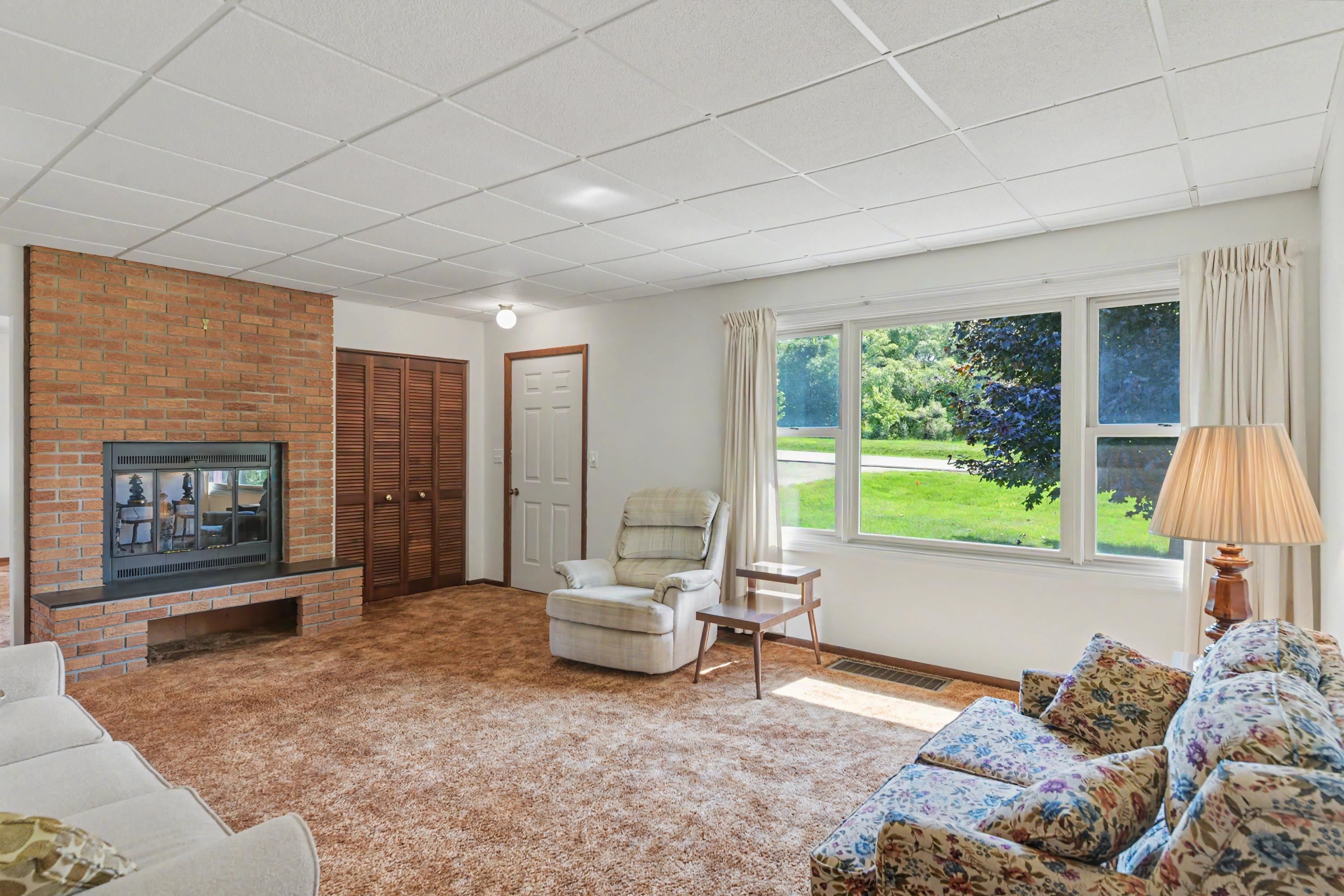 11869 Center Road Property Photo 8