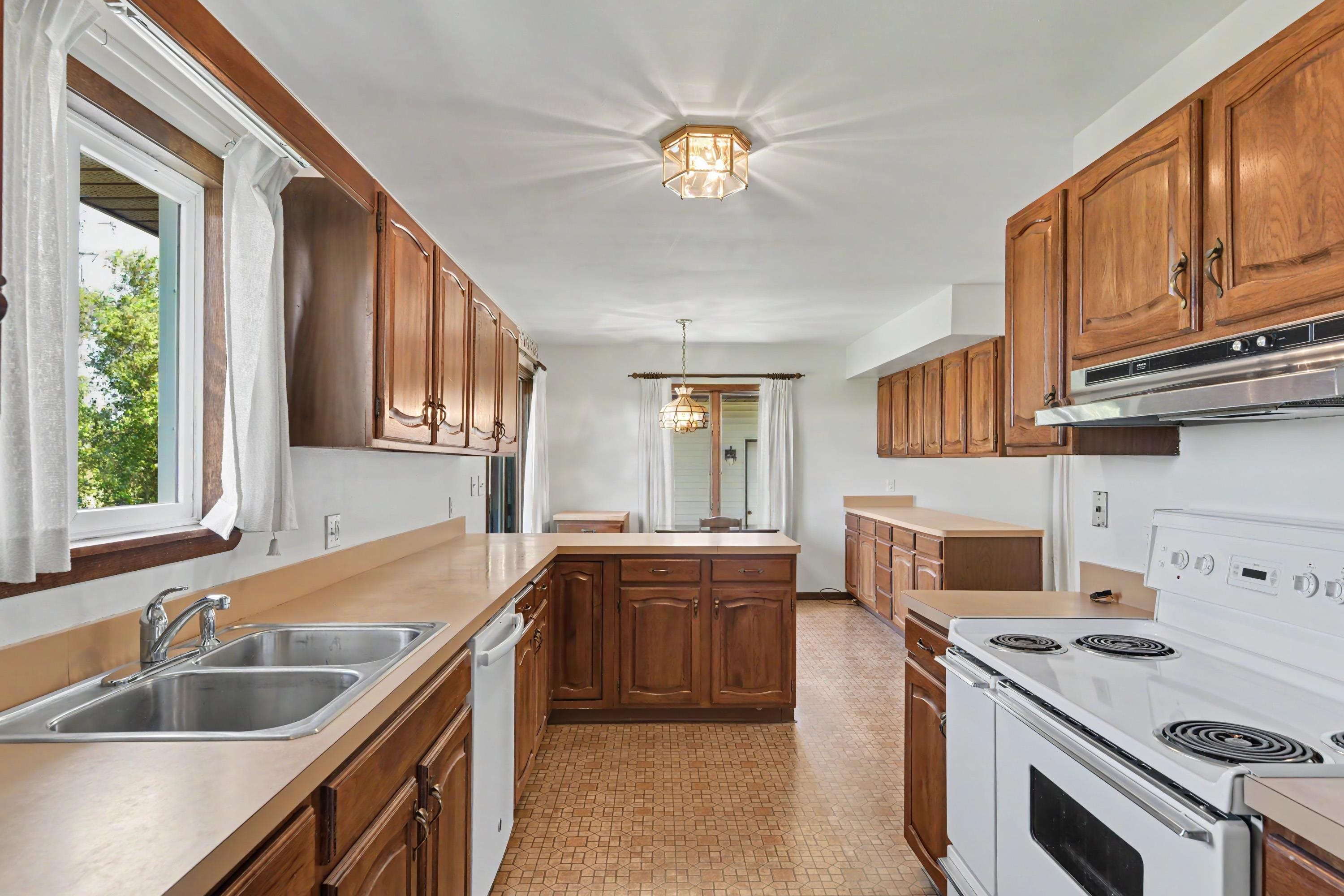 11869 Center Road Property Photo 11