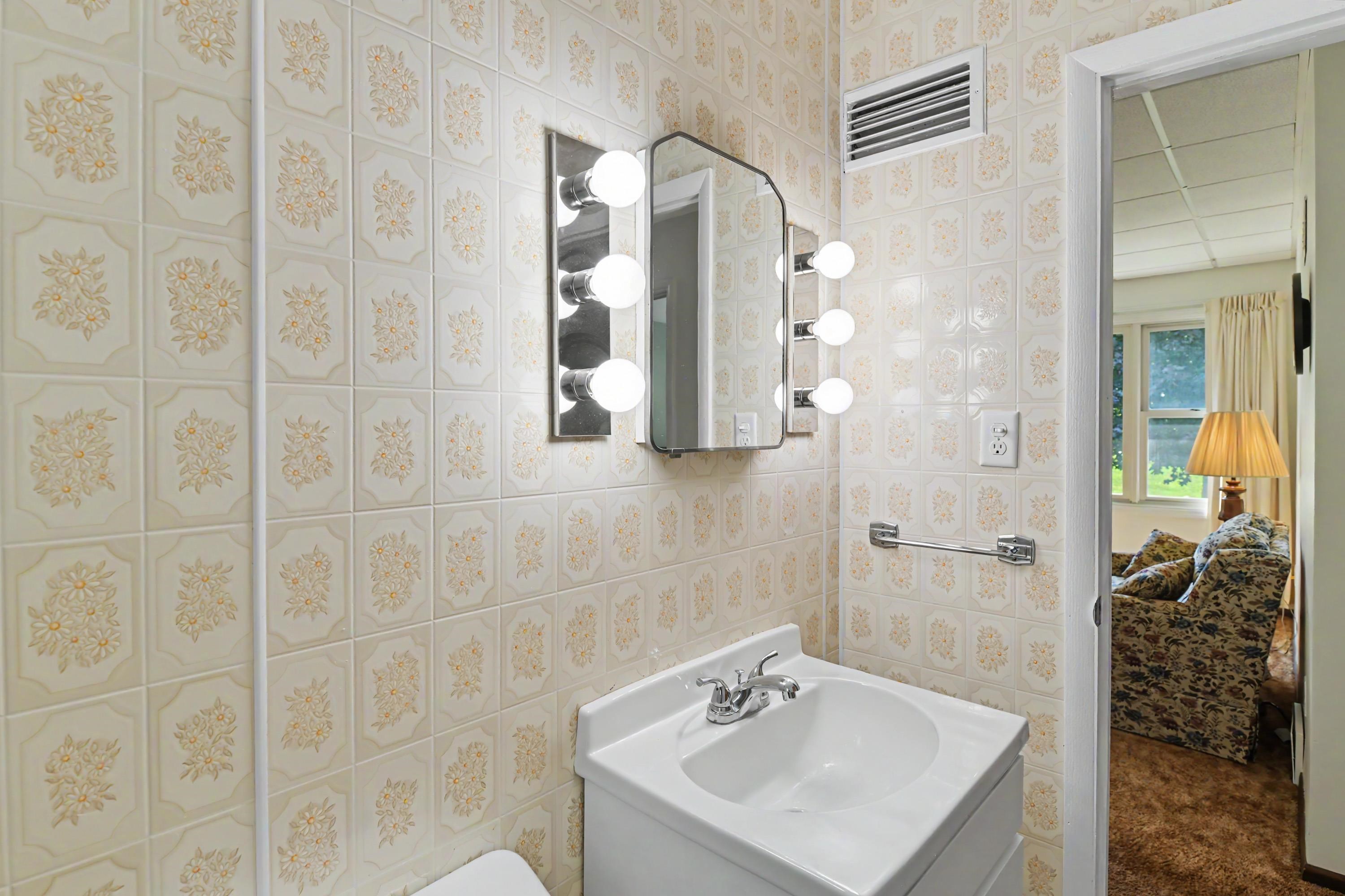 11869 Center Road Property Photo 20