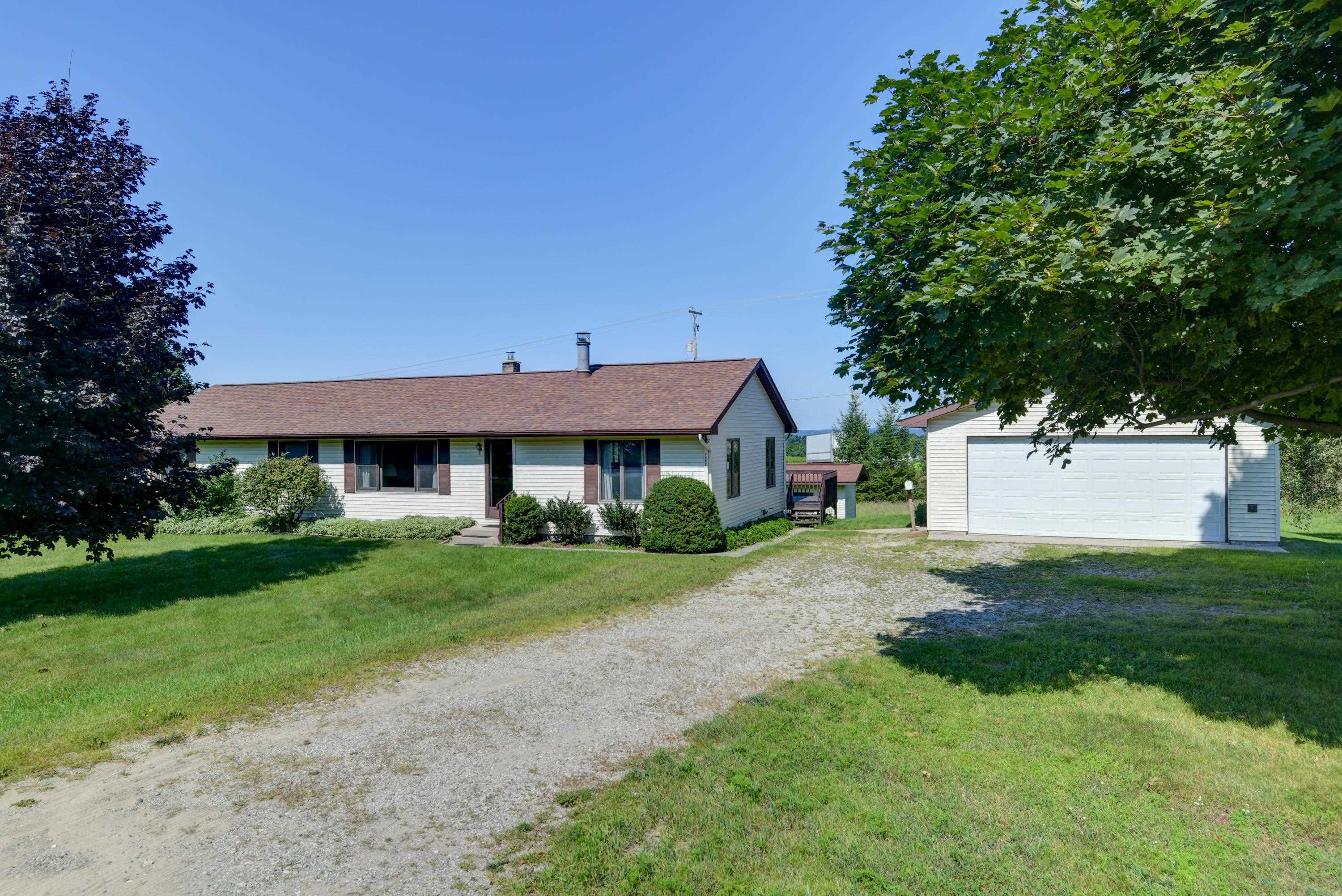11869 Center Road Property Photo 43