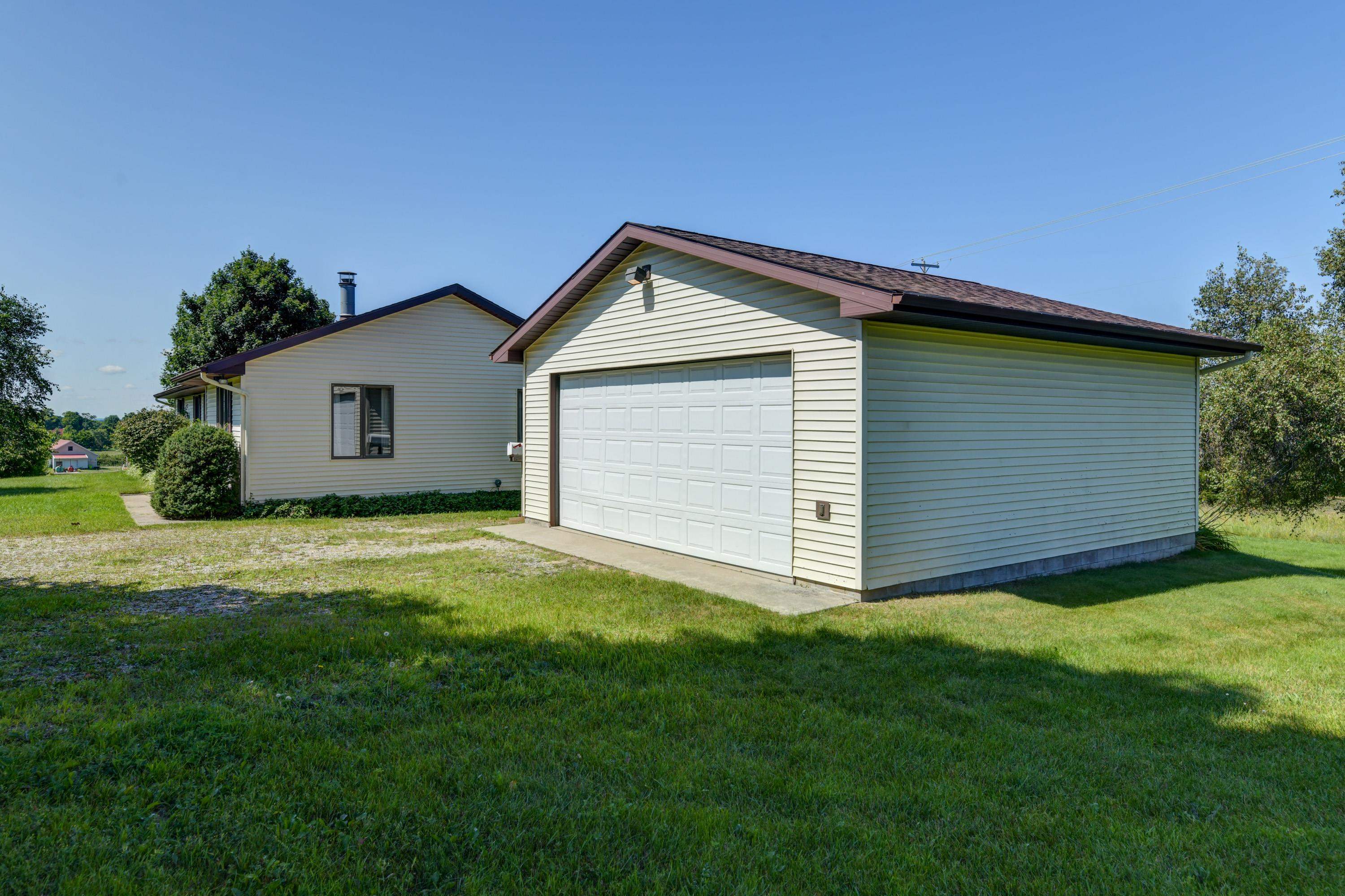 11869 Center Road Property Photo 44