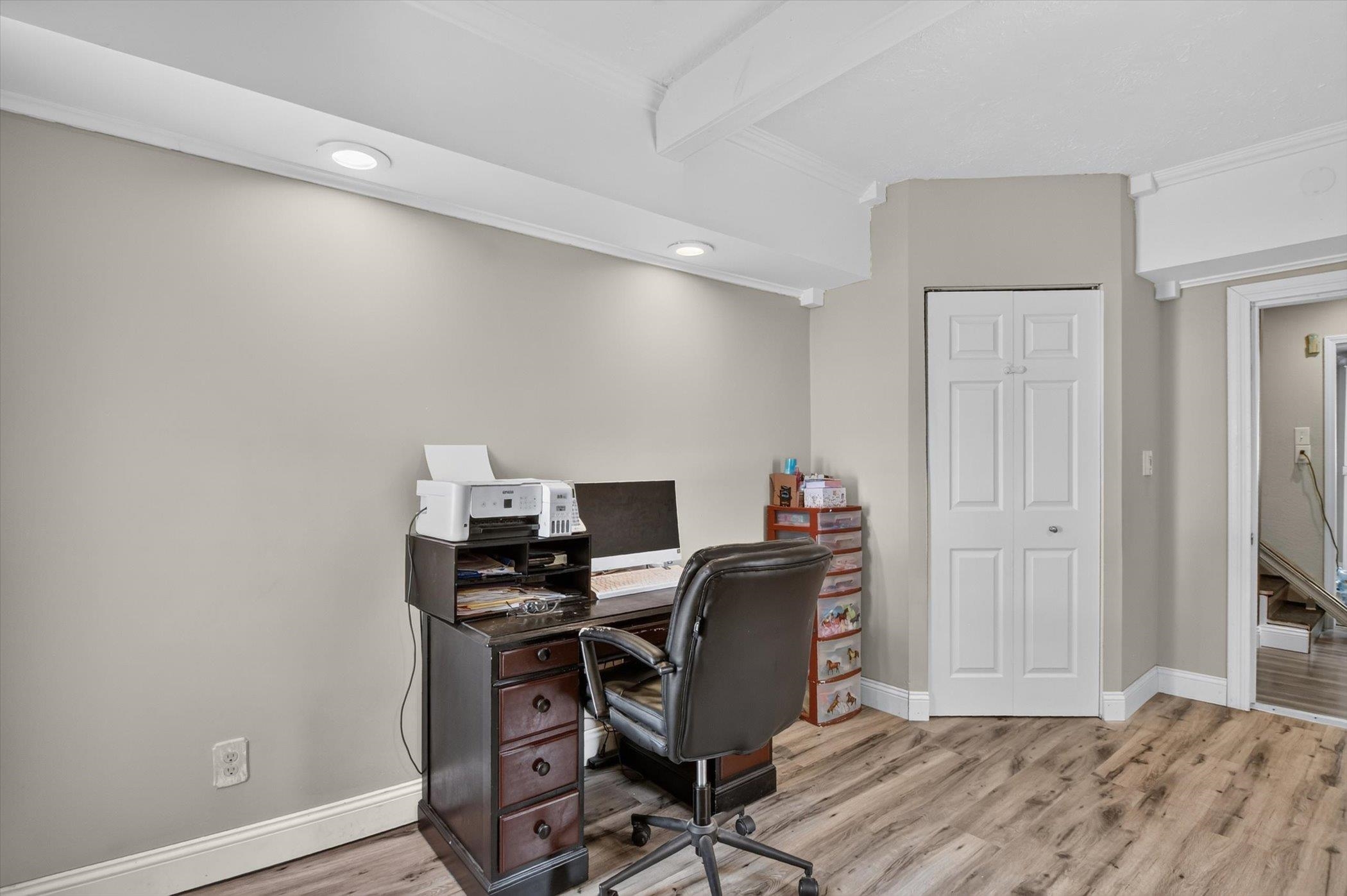 204 S Hodges Drive Property Photo 11