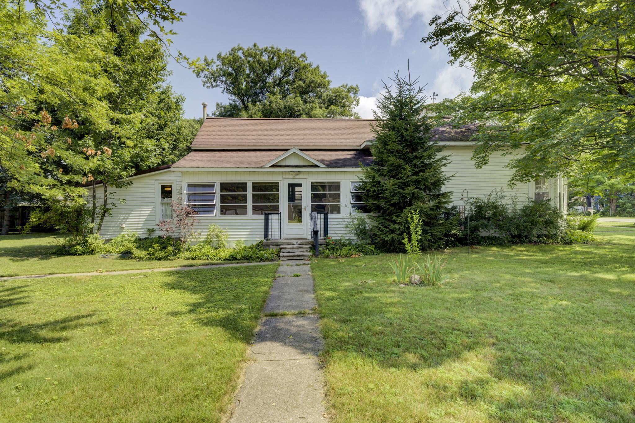 116 S Walnut Property Photo 1