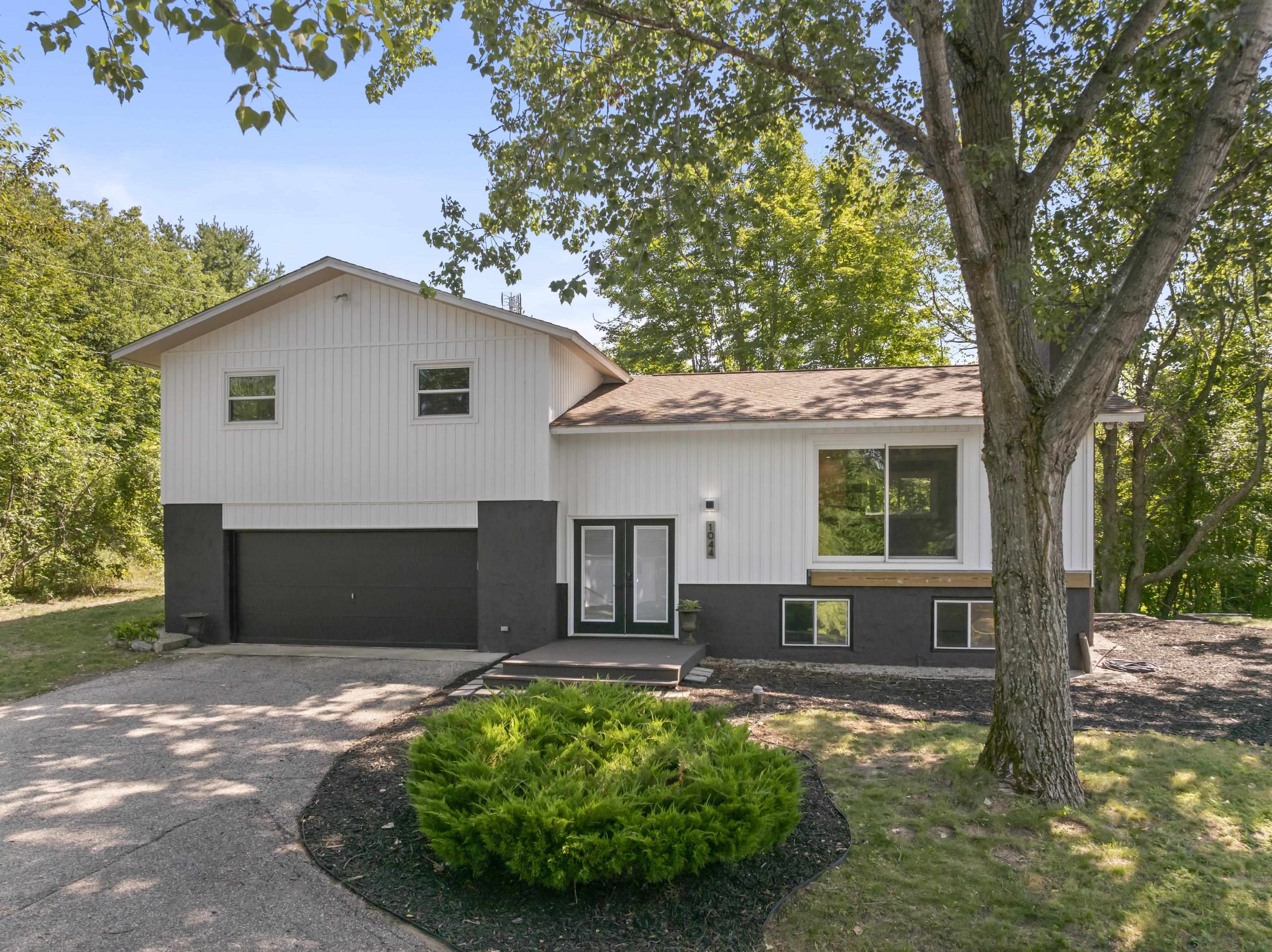1044 Eden Hill Road Property Photo 1