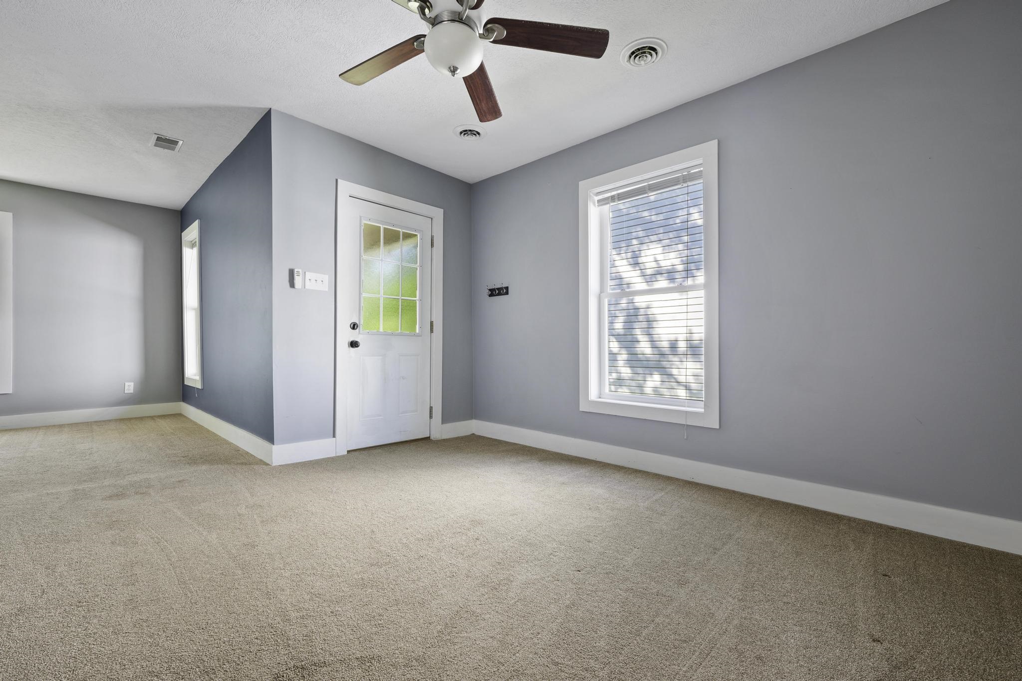 851 E Eighth Street Property Photo 7