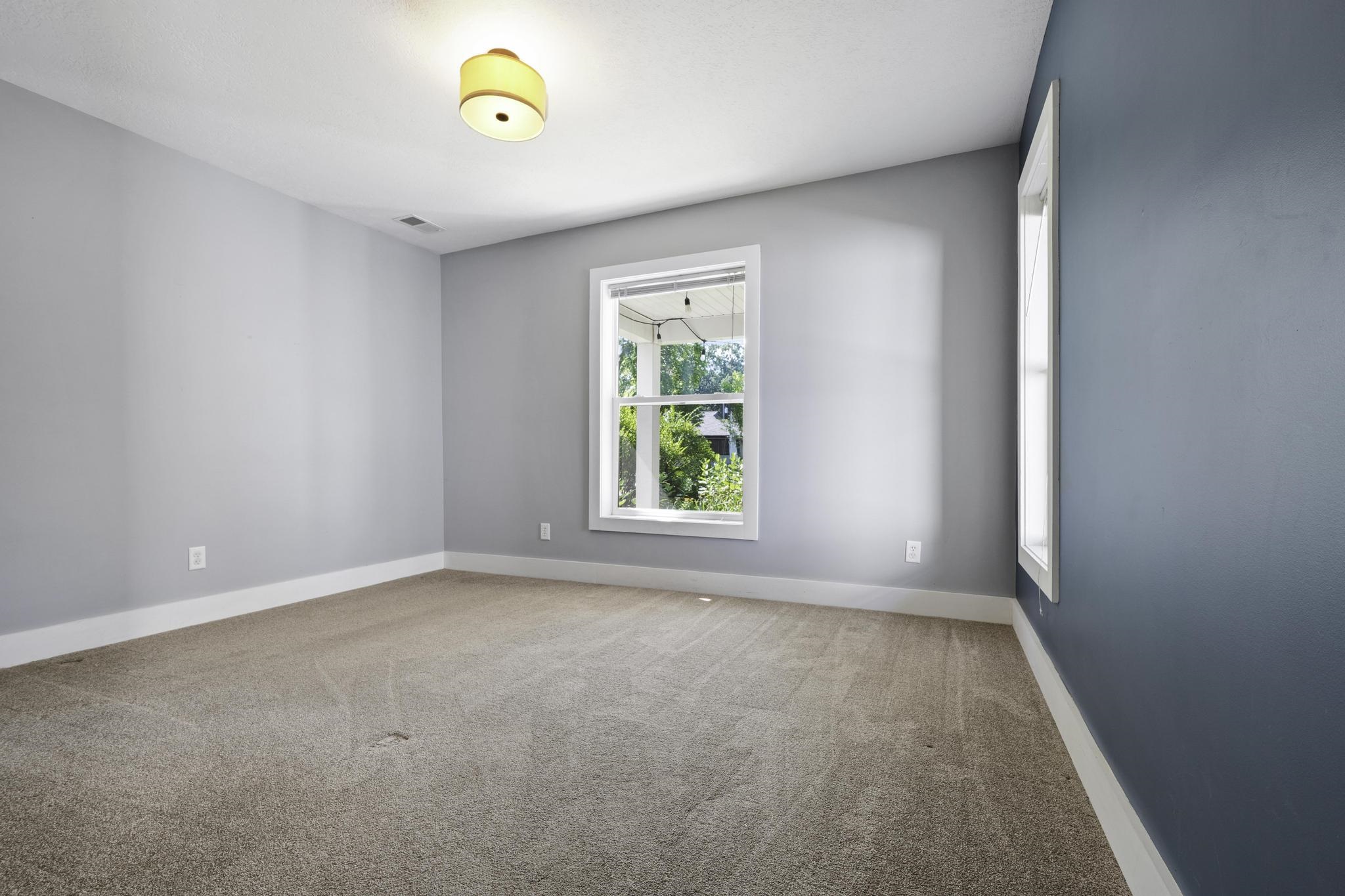 851 E Eighth Street Property Photo 8