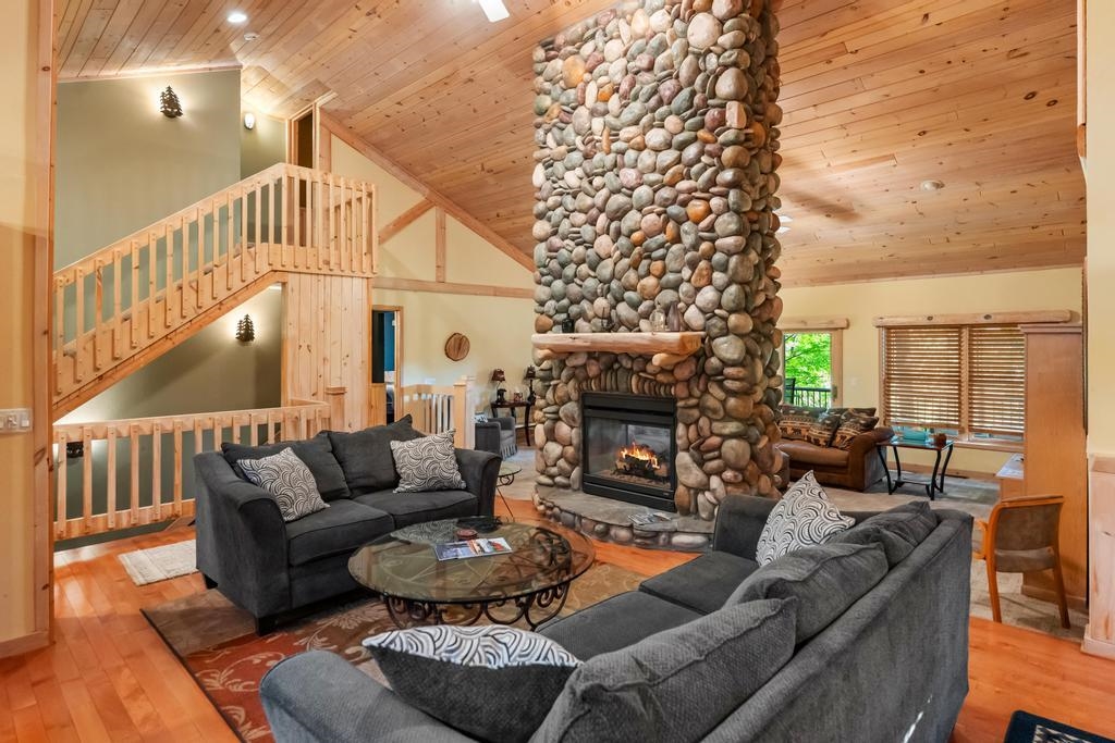 2658 Troon South Property Photo 3