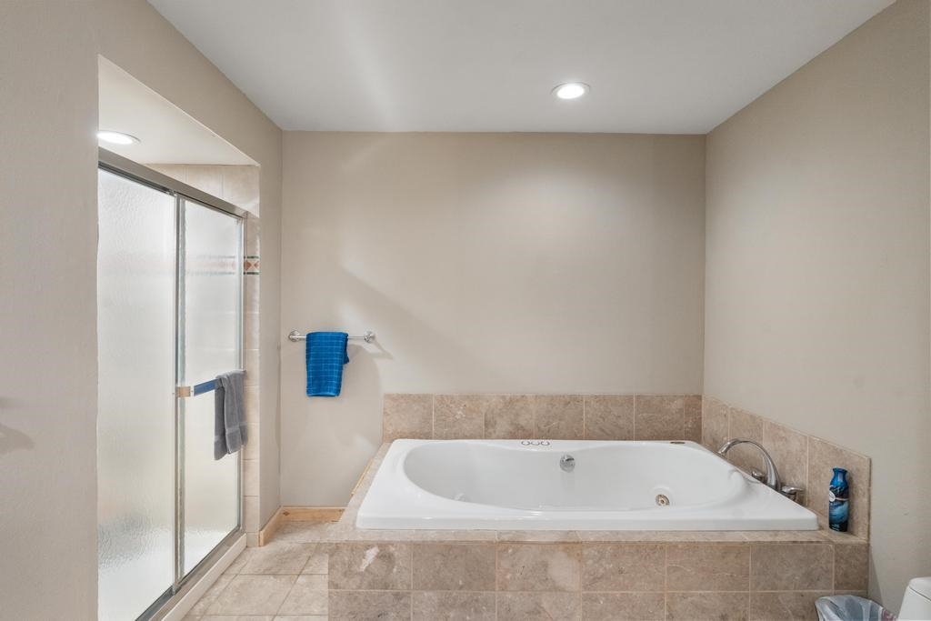 2658 Troon South Property Photo 28