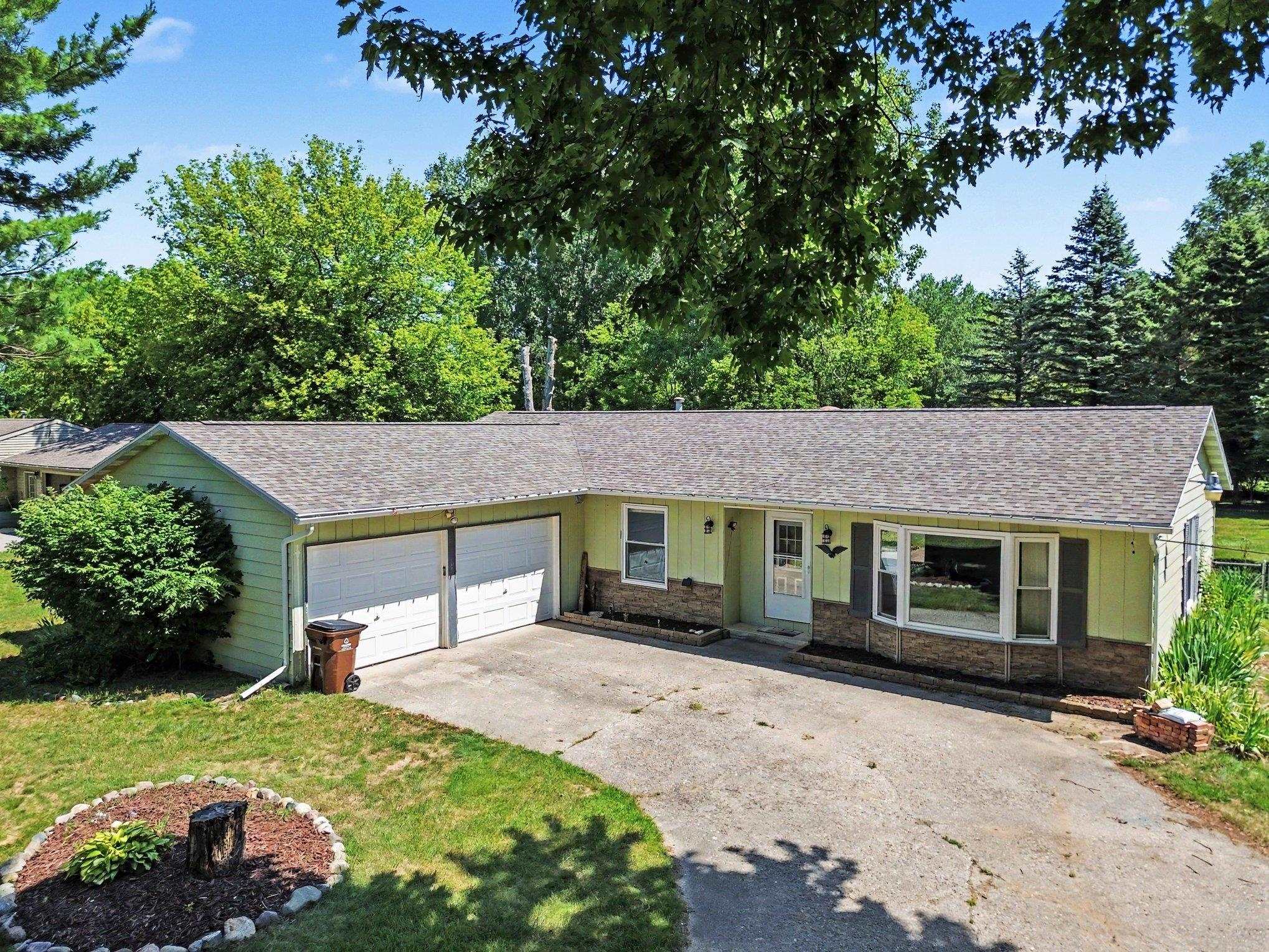3831 Green Acres Drive Property Photo 1
