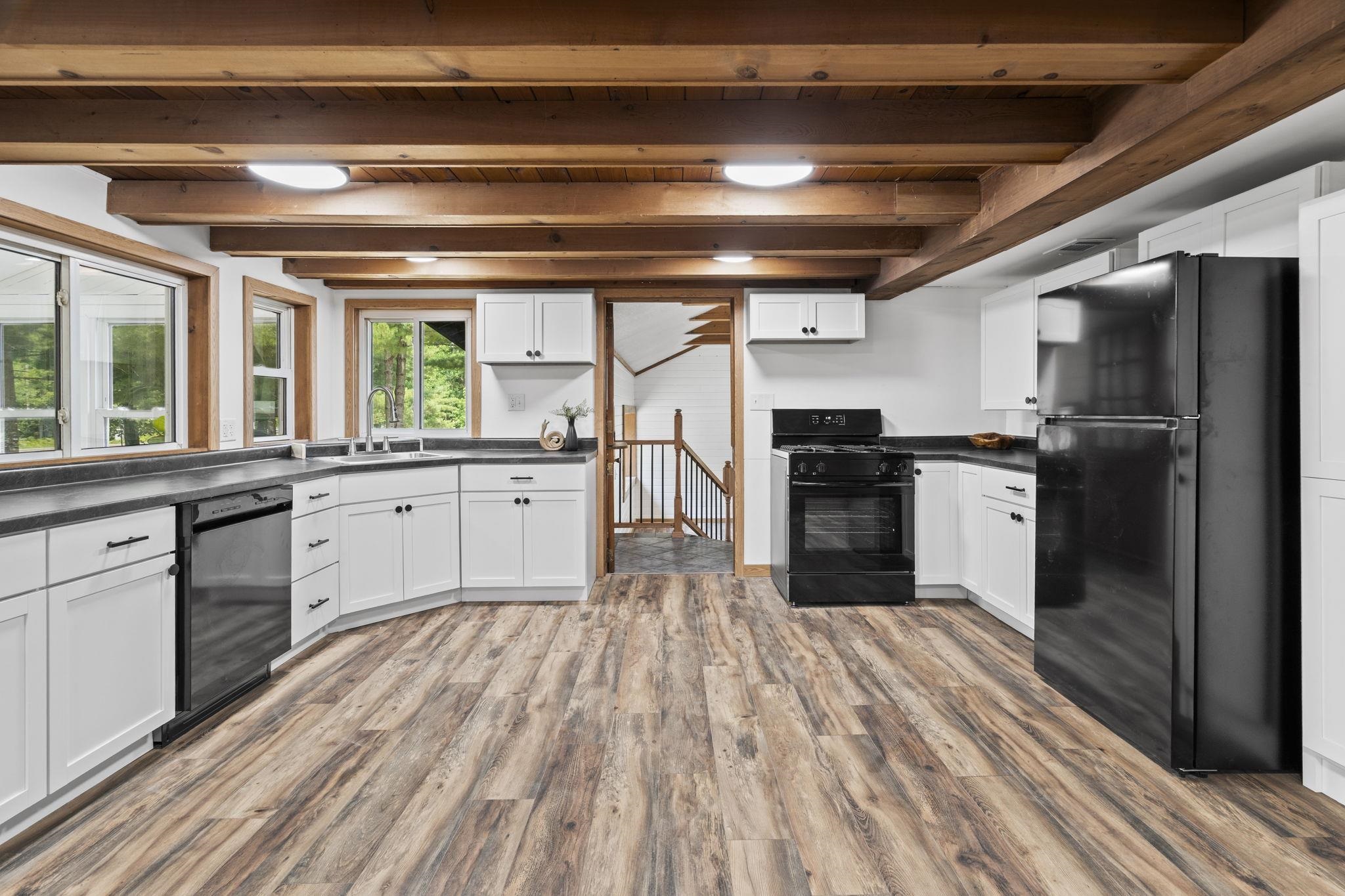 15049 Healy Lake Road Property Photo 7