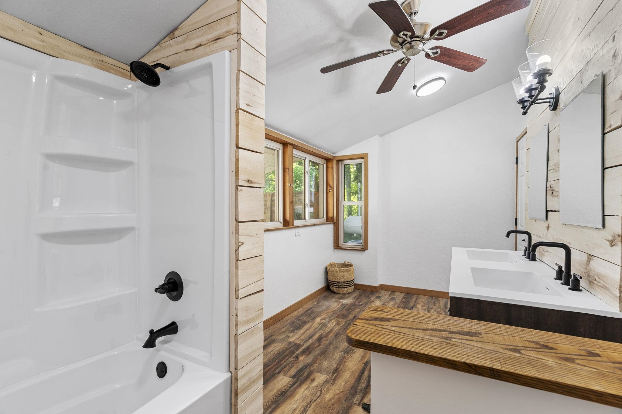 15049 Healy Lake Road Property Photo 21