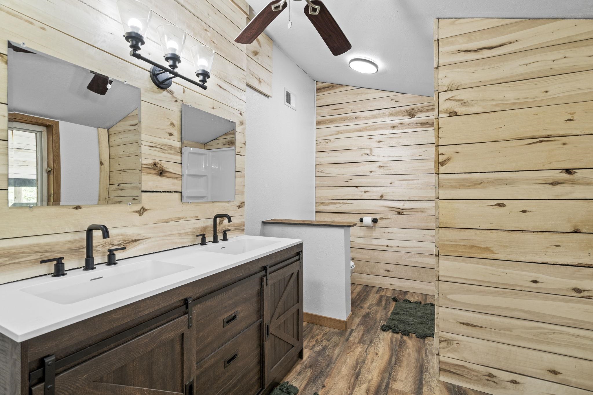 15049 Healy Lake Road Property Photo 22