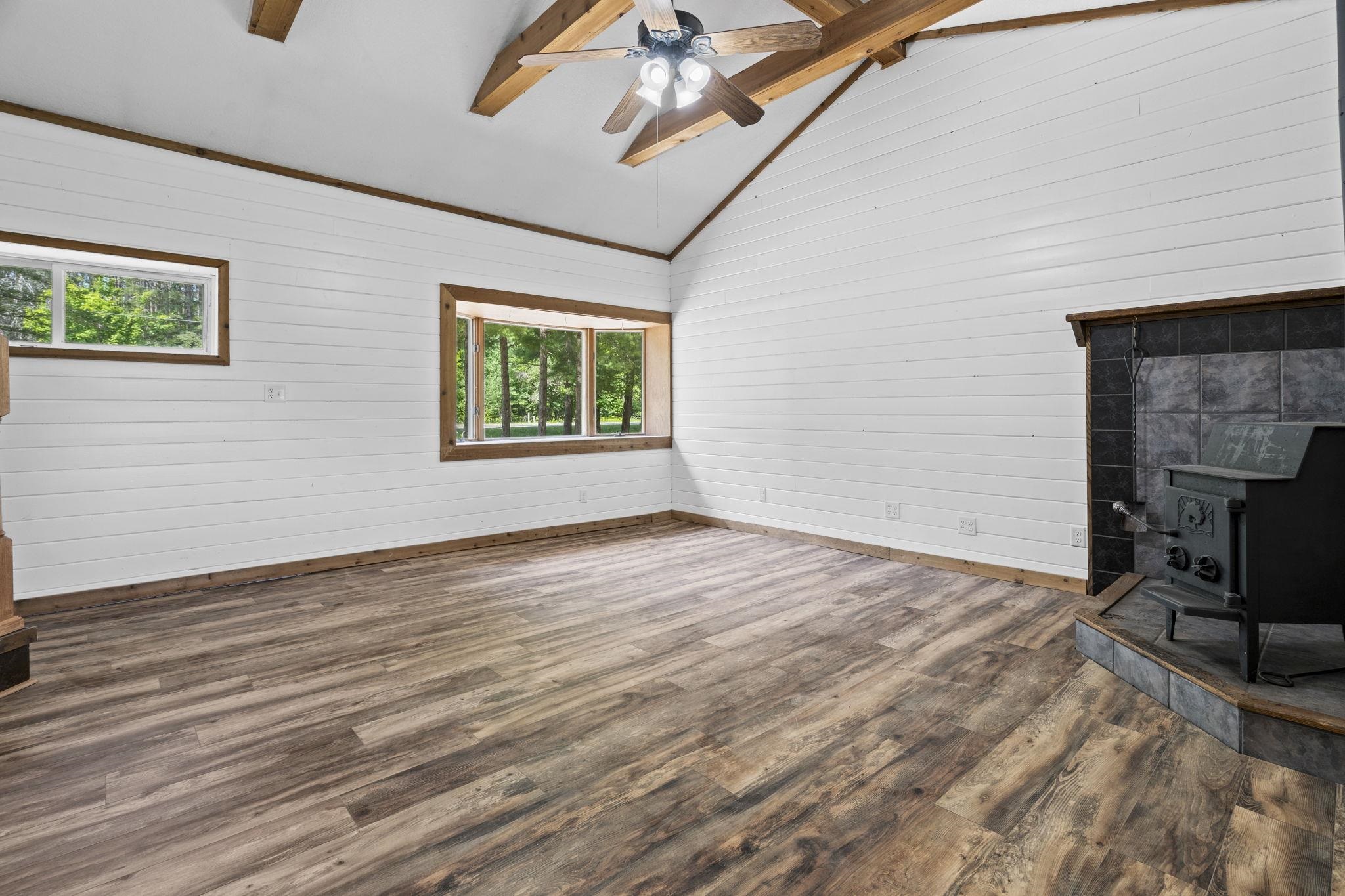 15049 Healy Lake Road Property Photo 27
