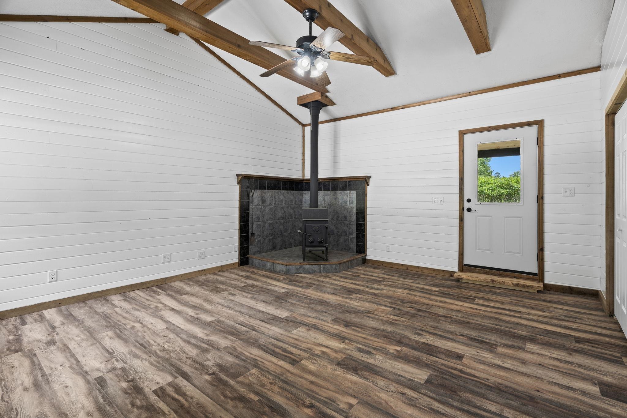 15049 Healy Lake Road Property Photo 28