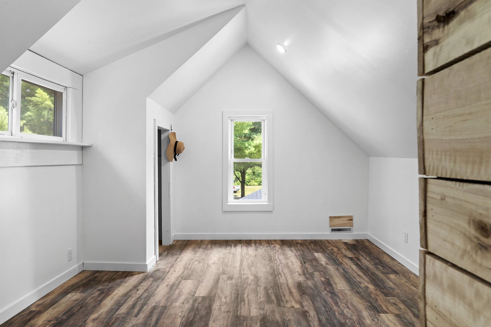 15049 Healy Lake Road Property Photo 45