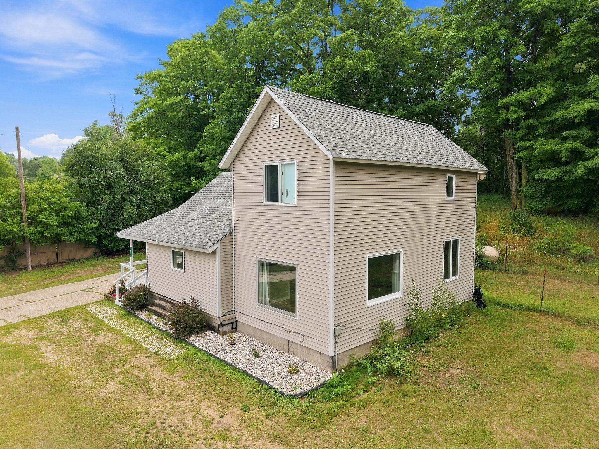 16767 3rd Street Property Photo 1
