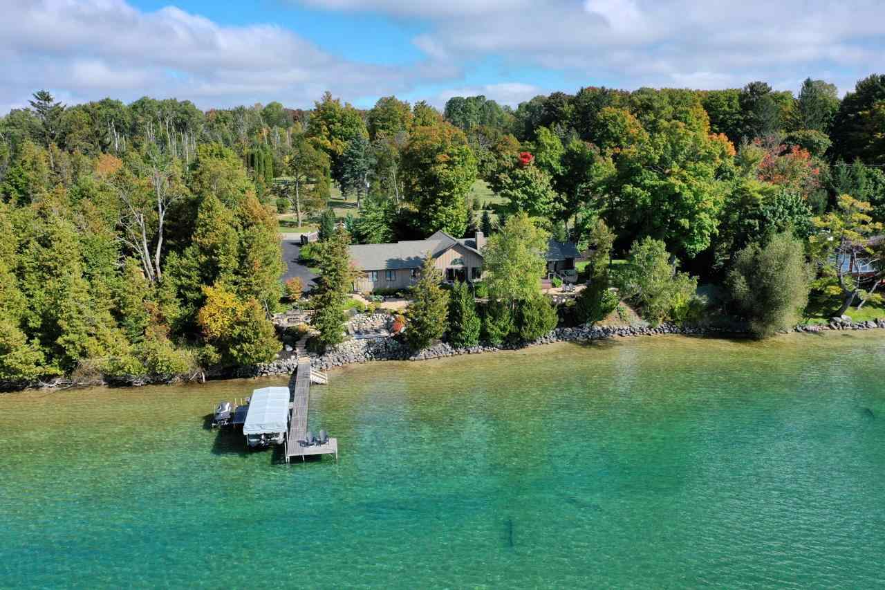 4595 Ne Torch Lake Drive Property Photo 1