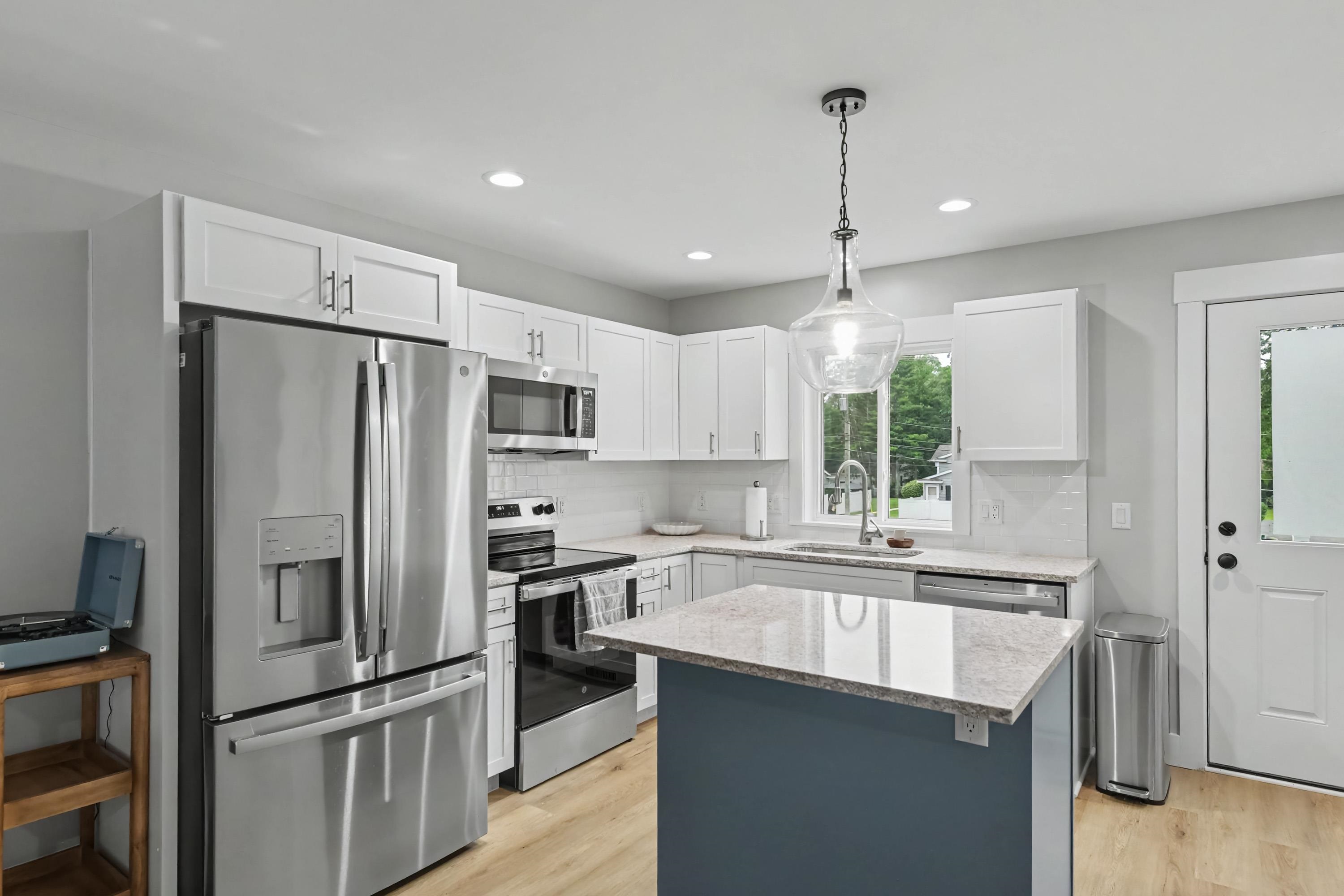 1026 Centre Street Property Photo 2