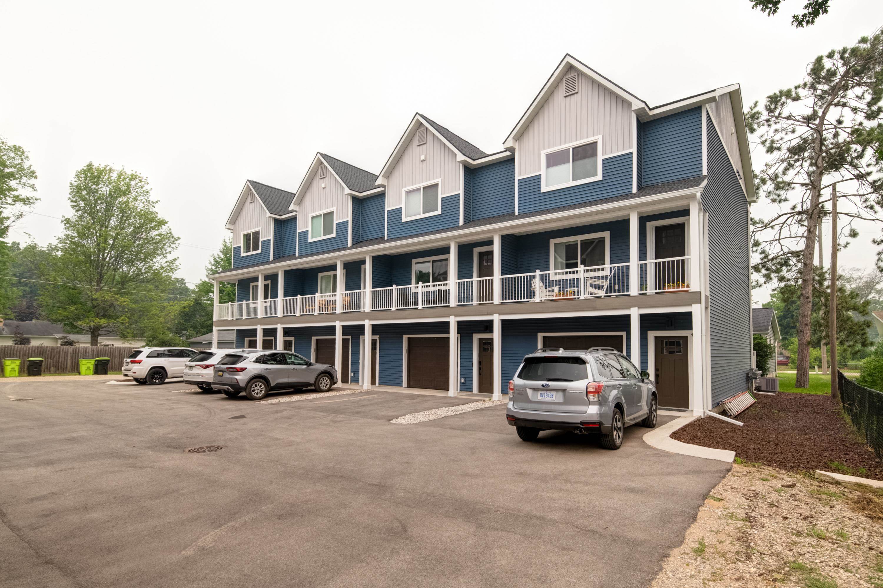 1026 Centre Street Property Photo 6