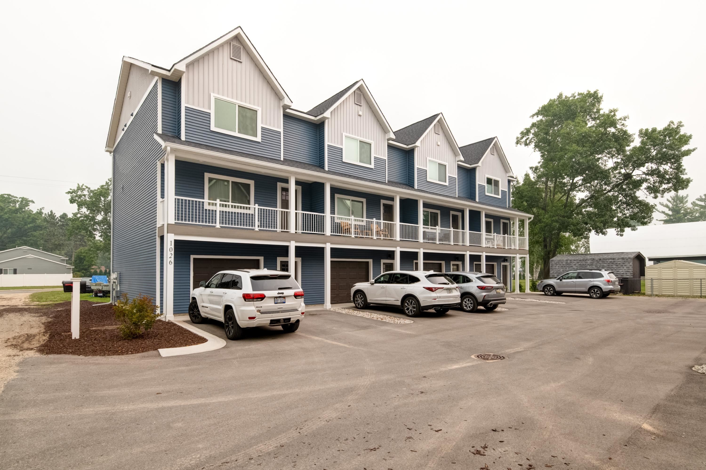 1026 Centre Street Property Photo 7