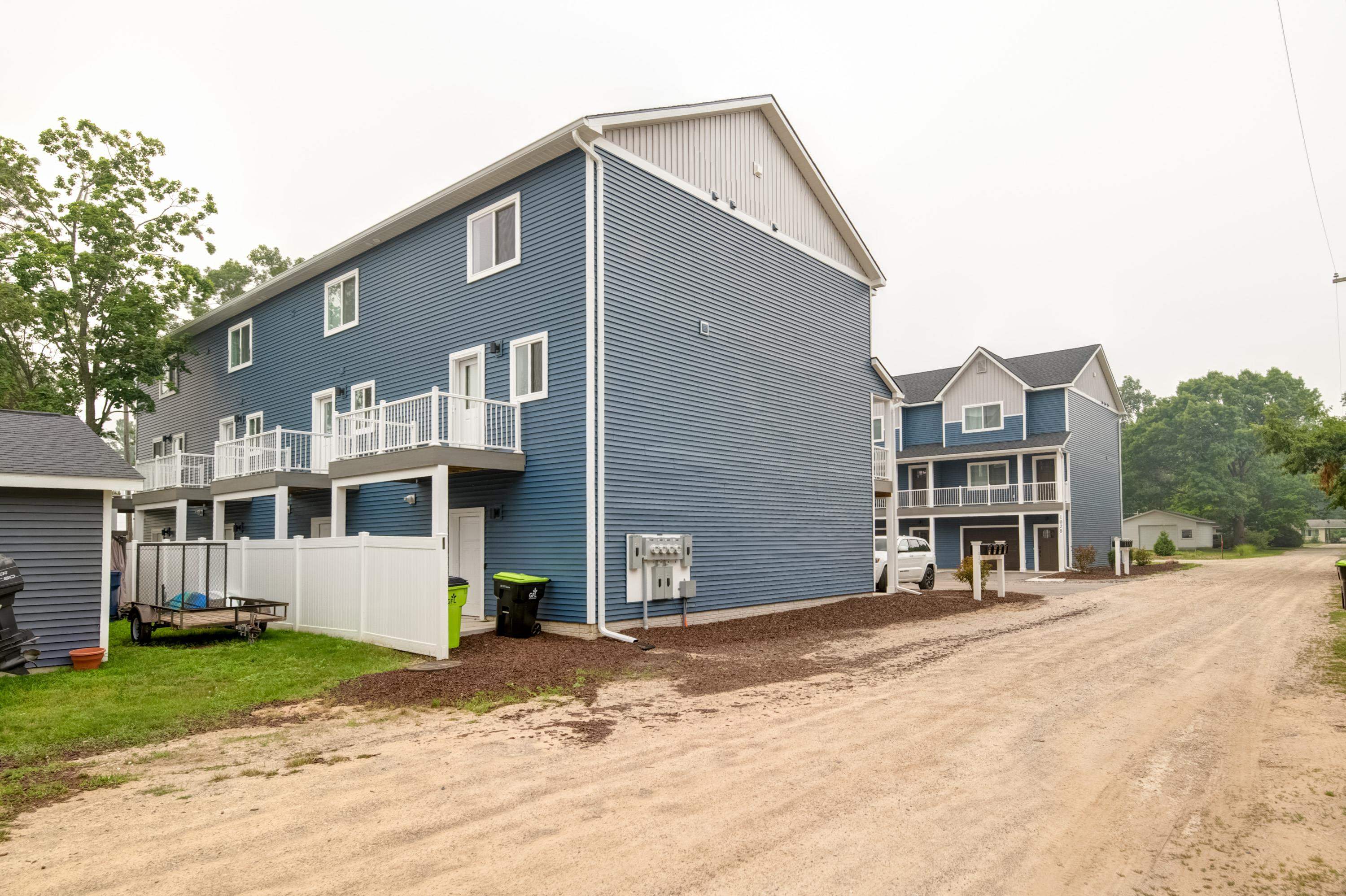 1026 Centre Street Property Photo 8