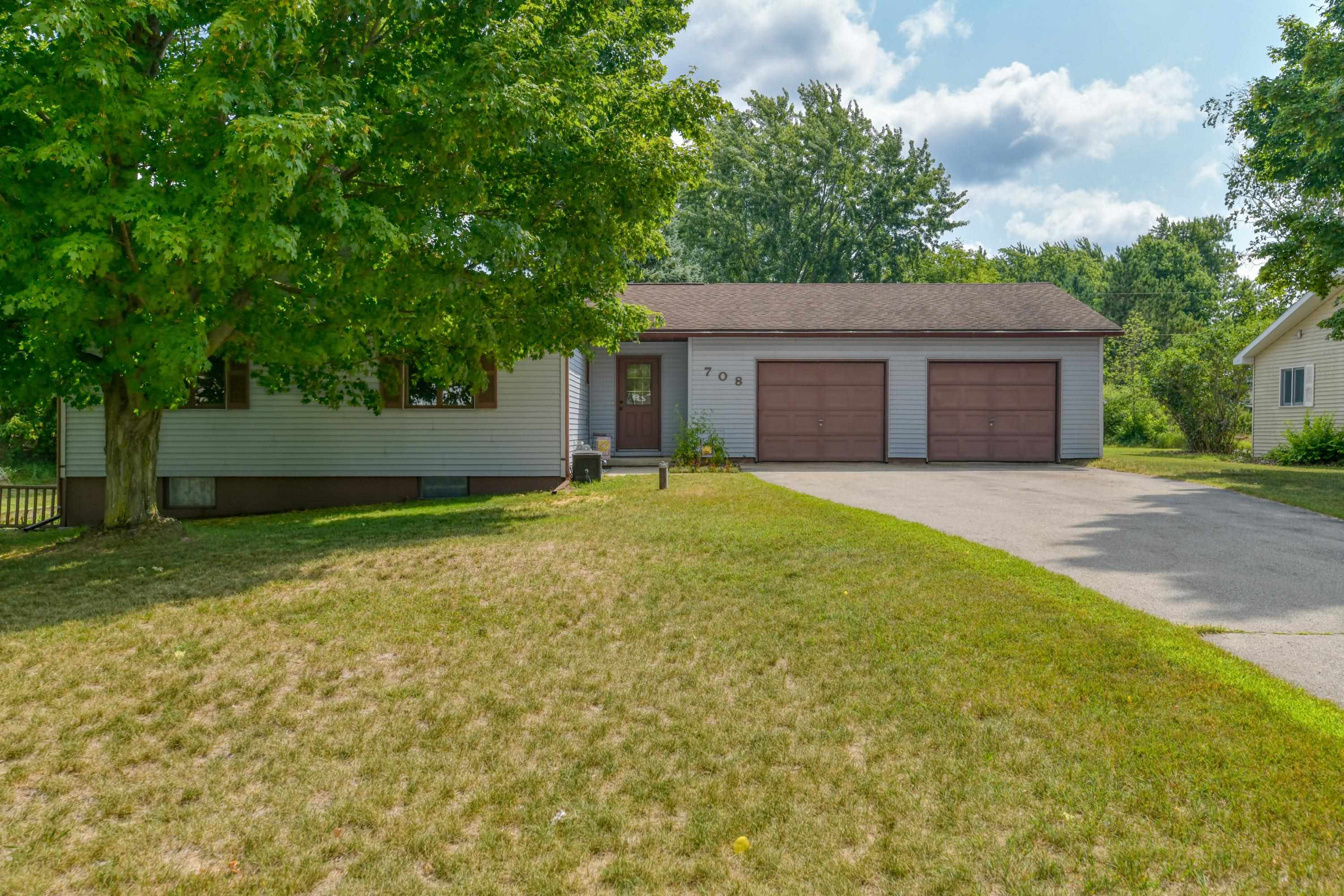 708 Meadow Drive Property Photo 3