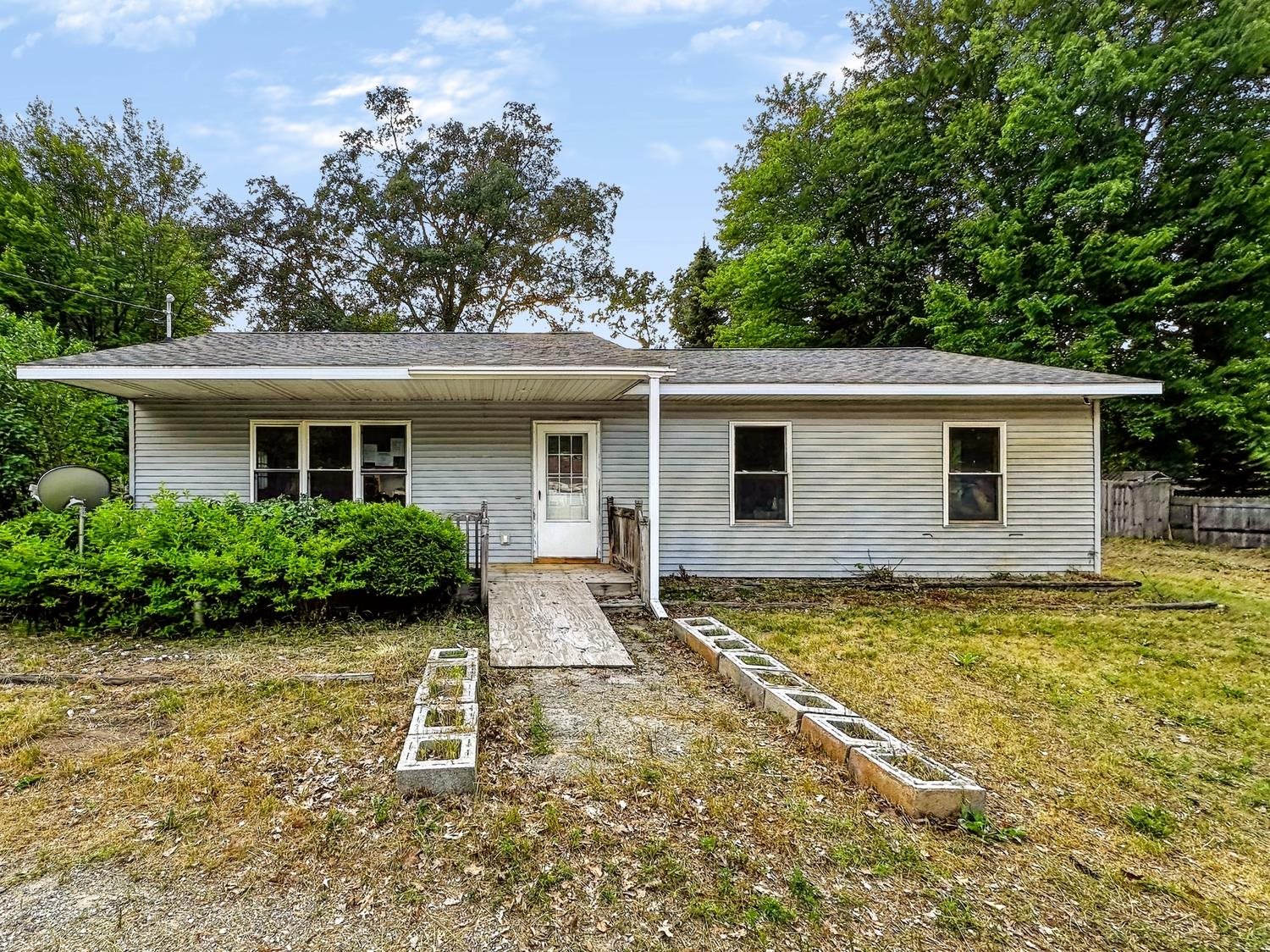 405 Maple Property Photo 1