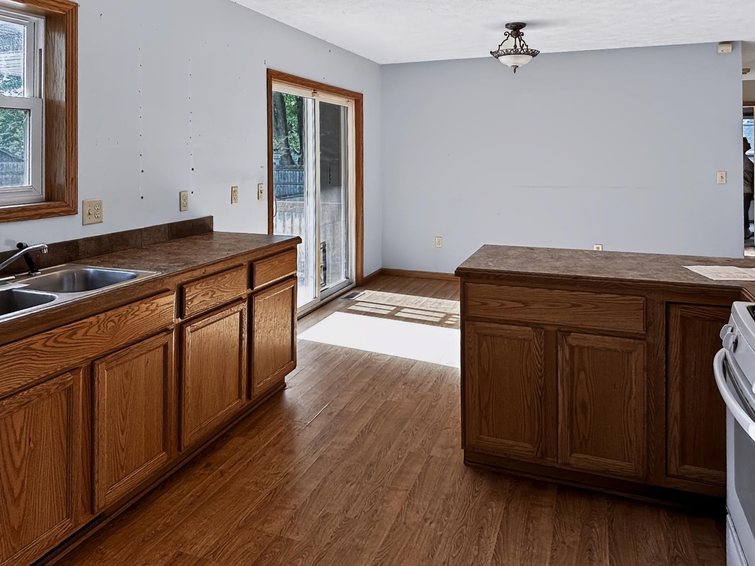 405 Maple Property Photo 3