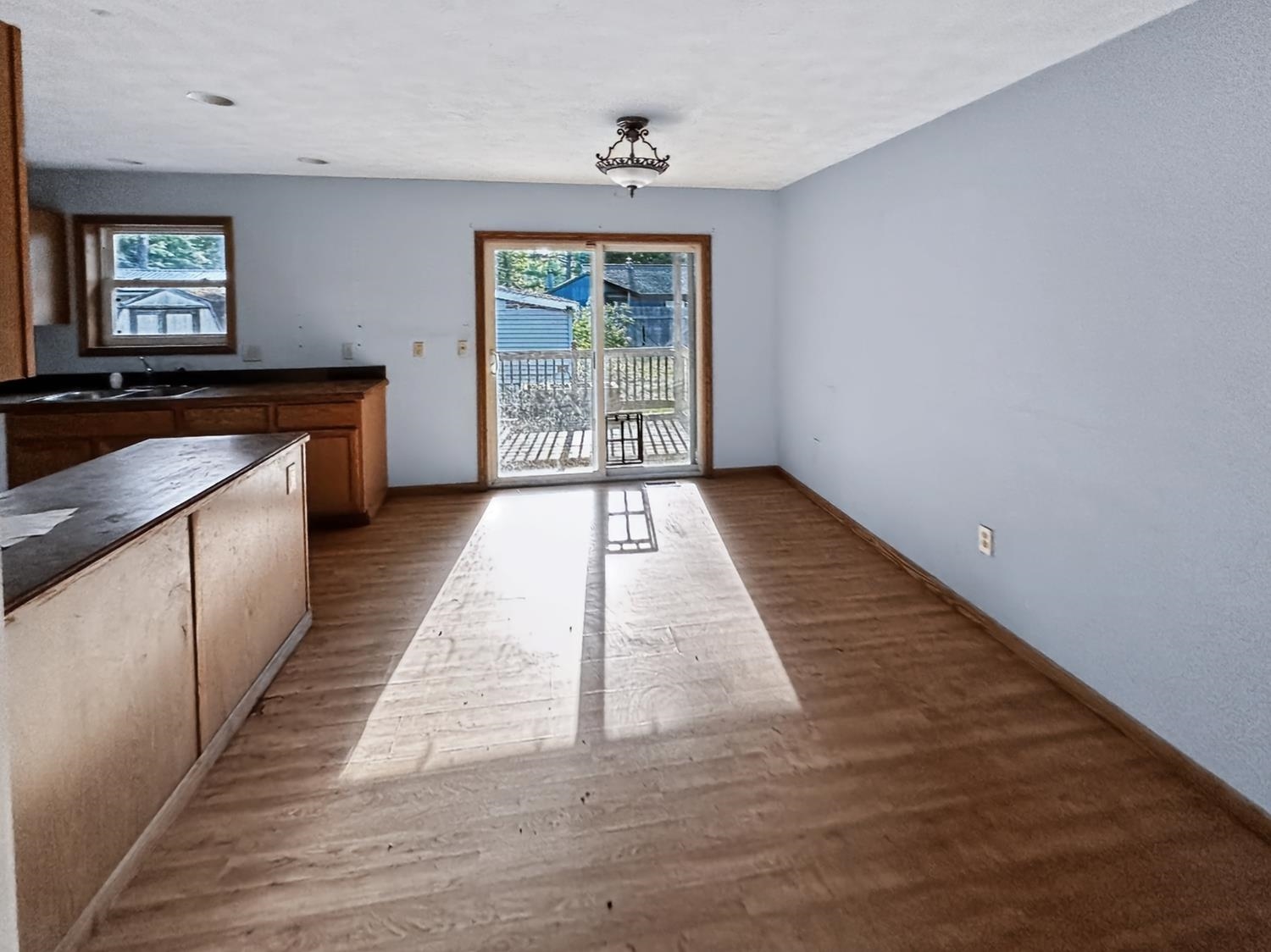 405 Maple Property Photo 6