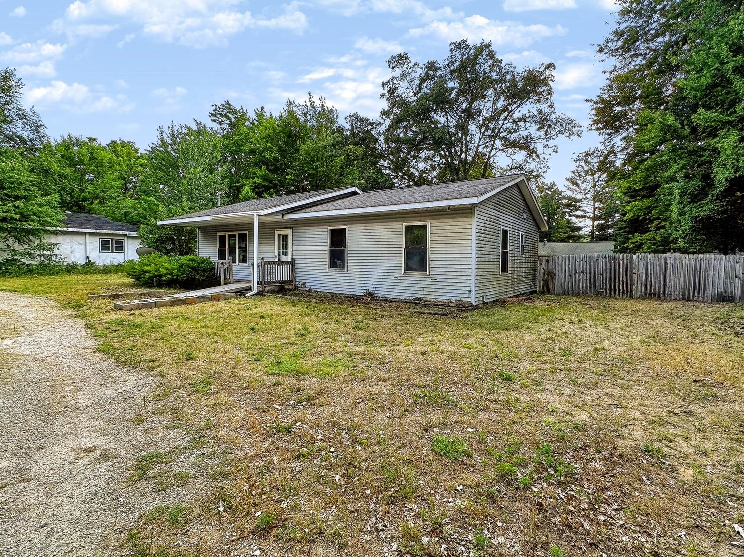 405 Maple Property Photo 10