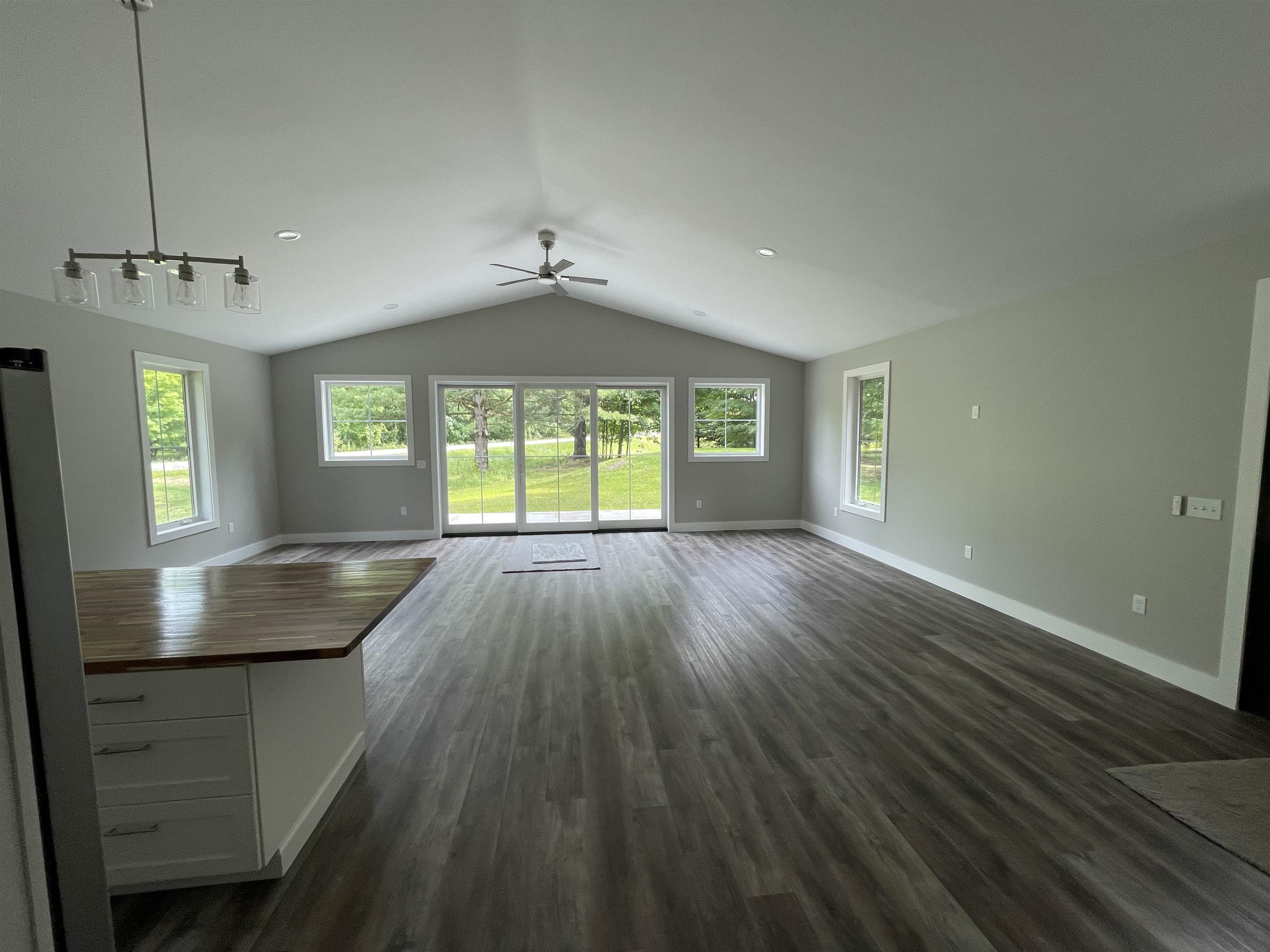 8279 Cherry Avenue Property Photo 8