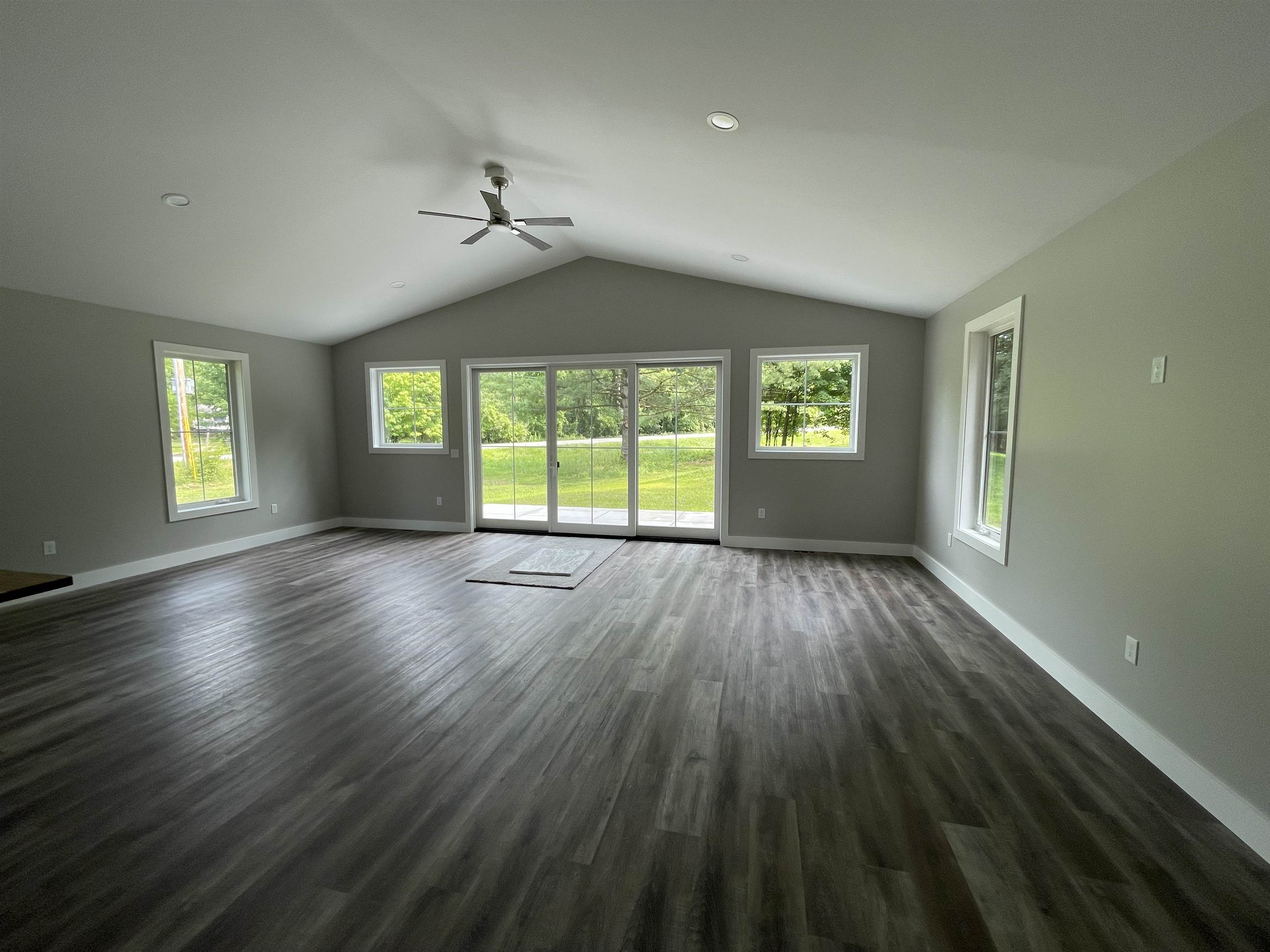 8279 Cherry Avenue Property Photo 9