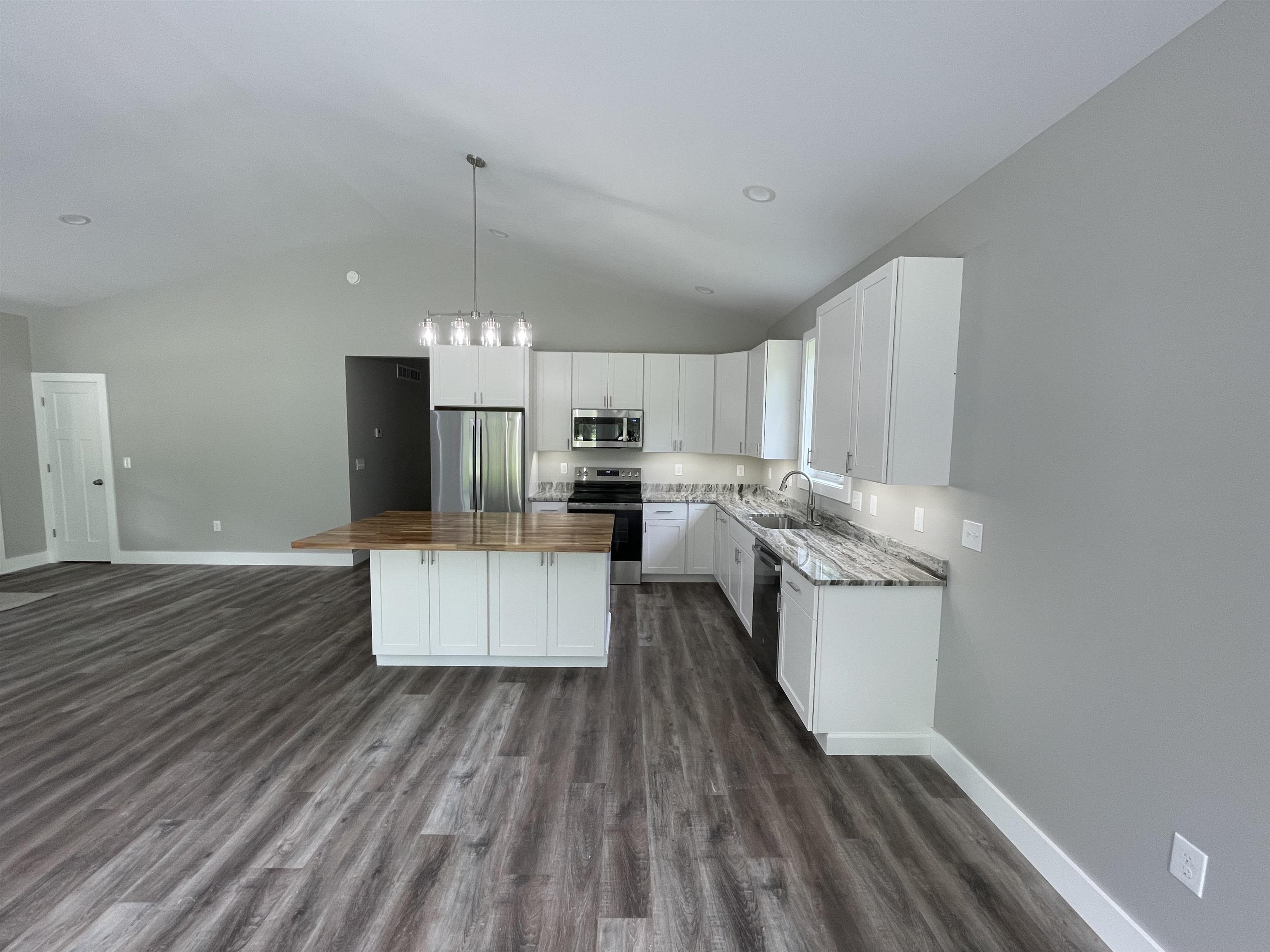 8279 Cherry Avenue Property Photo 10