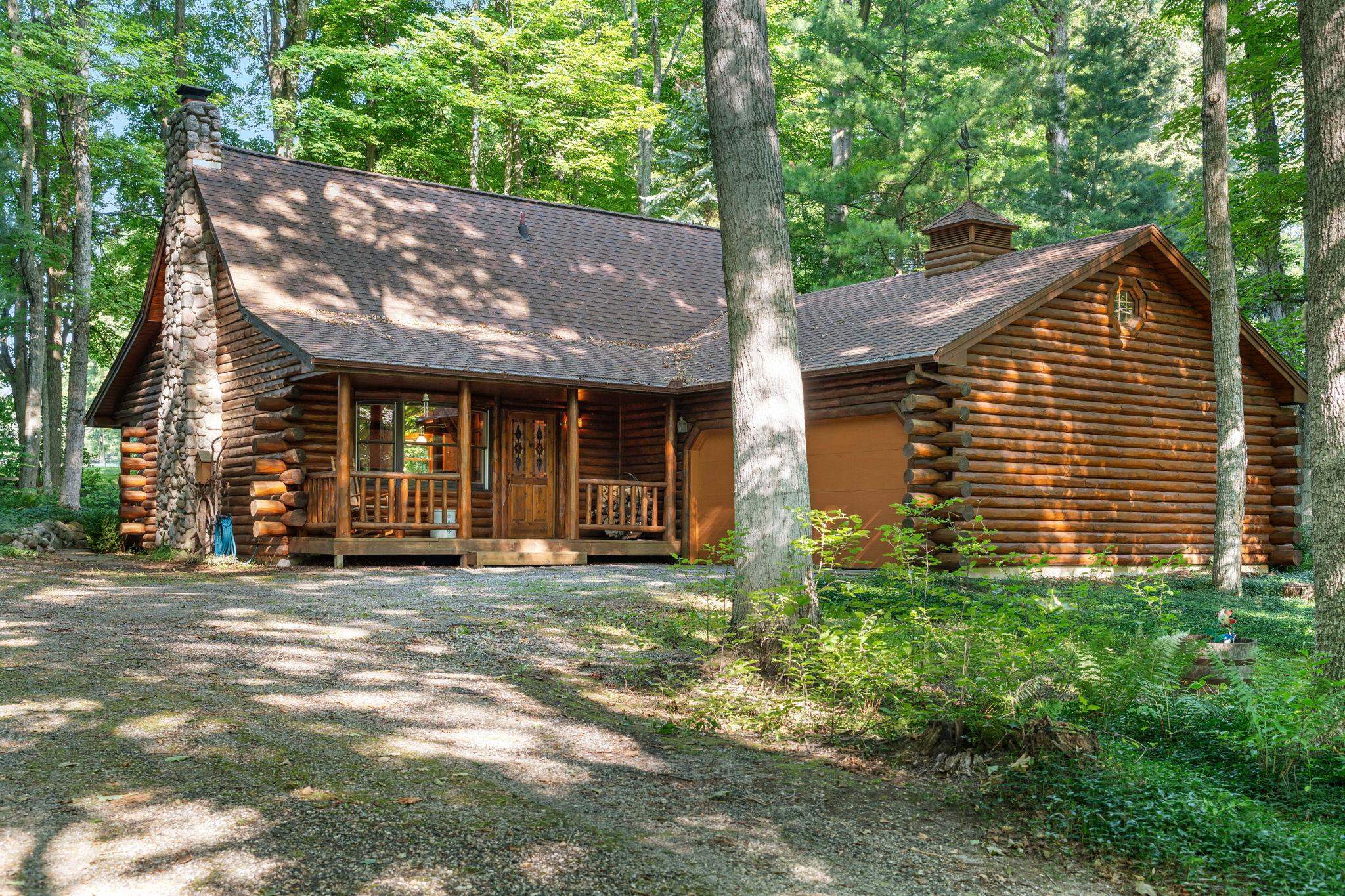 4864 S Manor Property Photo 3