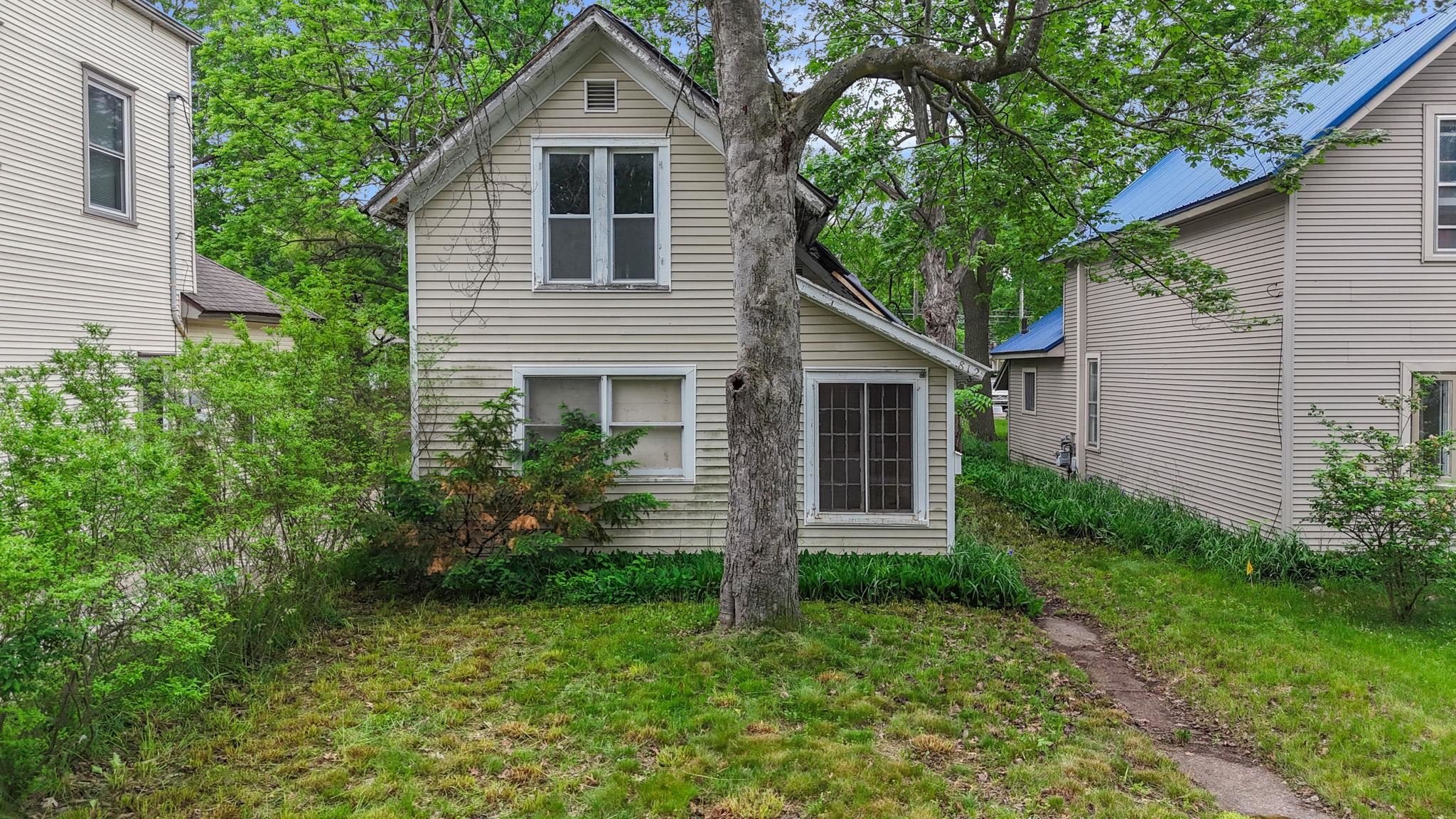 812 Webster Street Property Photo 4