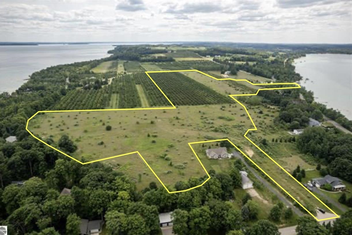 000 N Stony Point Road Property Photo 1