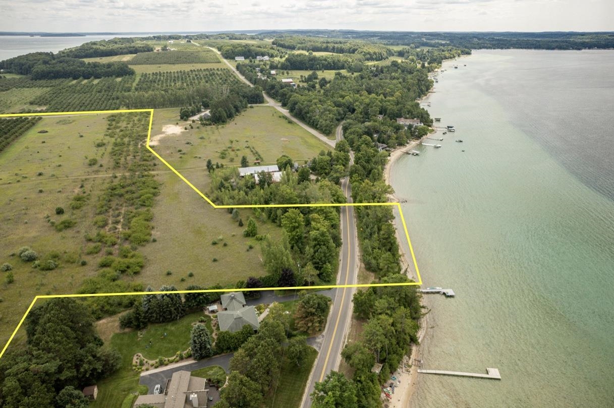 000 N Stony Point Road Property Photo 3
