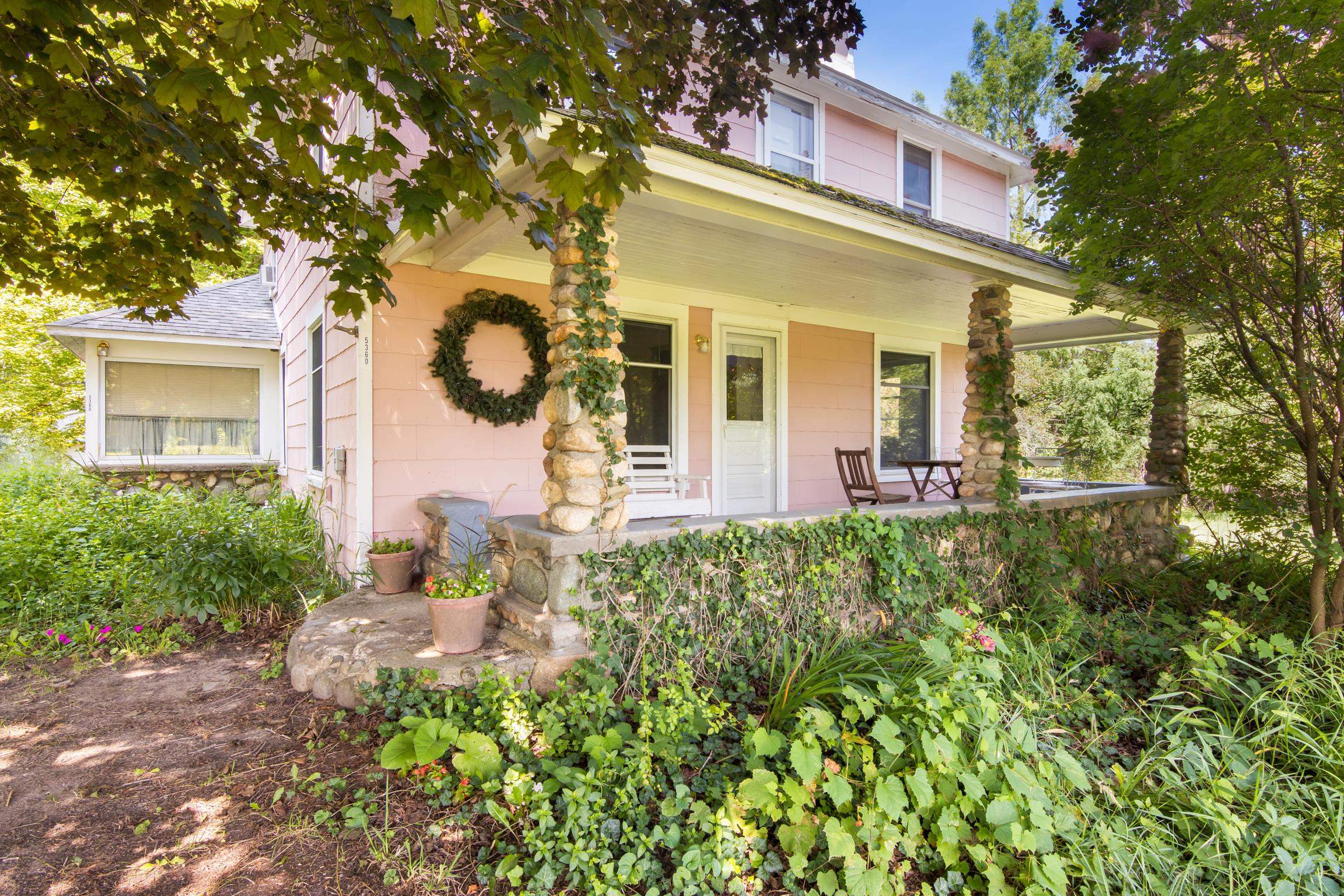 5360 Quarterline Road Property Photo 1