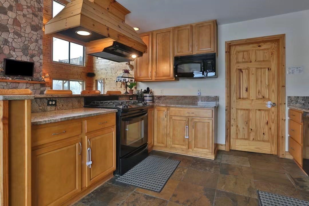 2639 Cedar Valley Property Photo 9