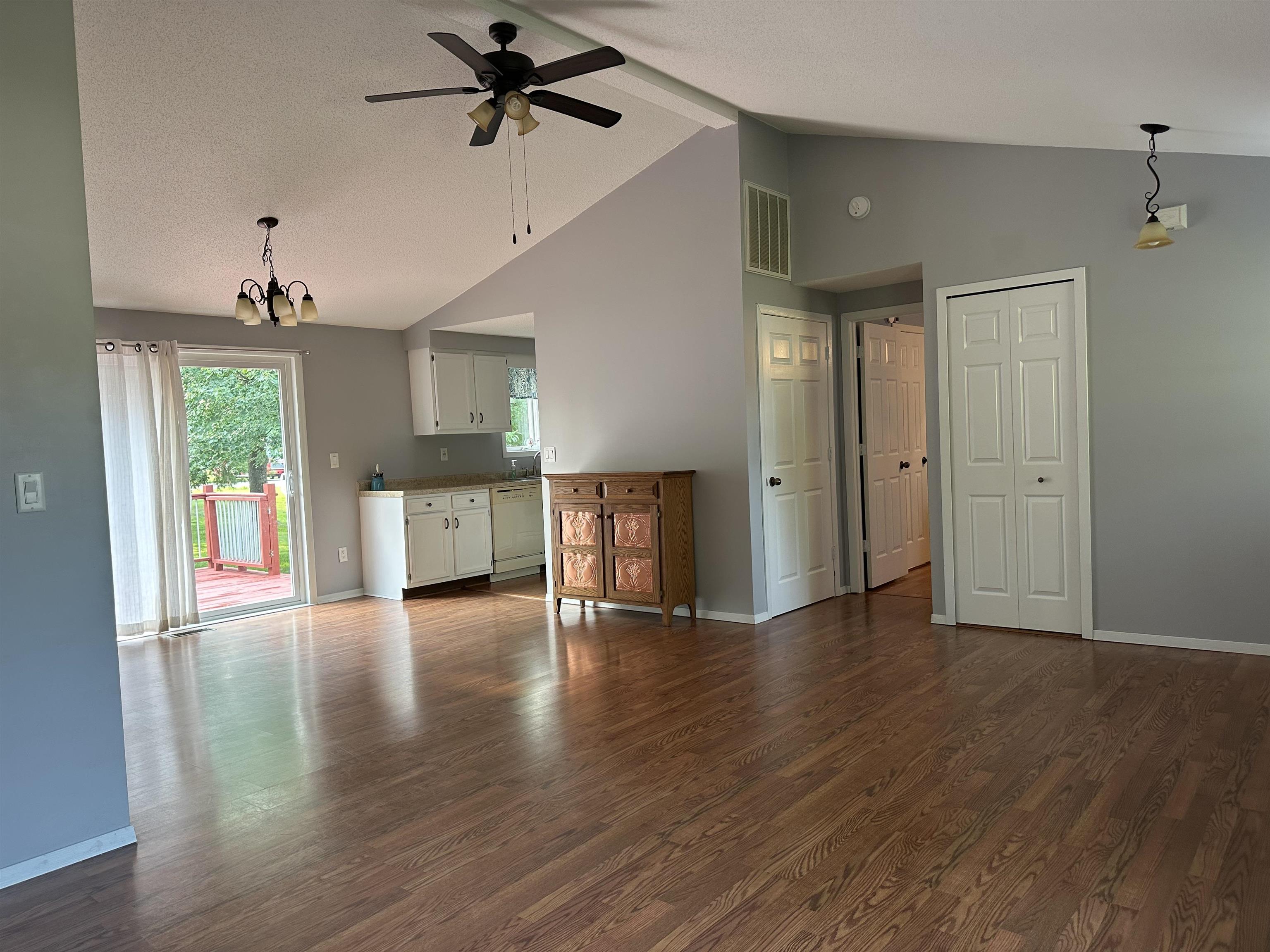 436 N Chippewa Property Photo 16