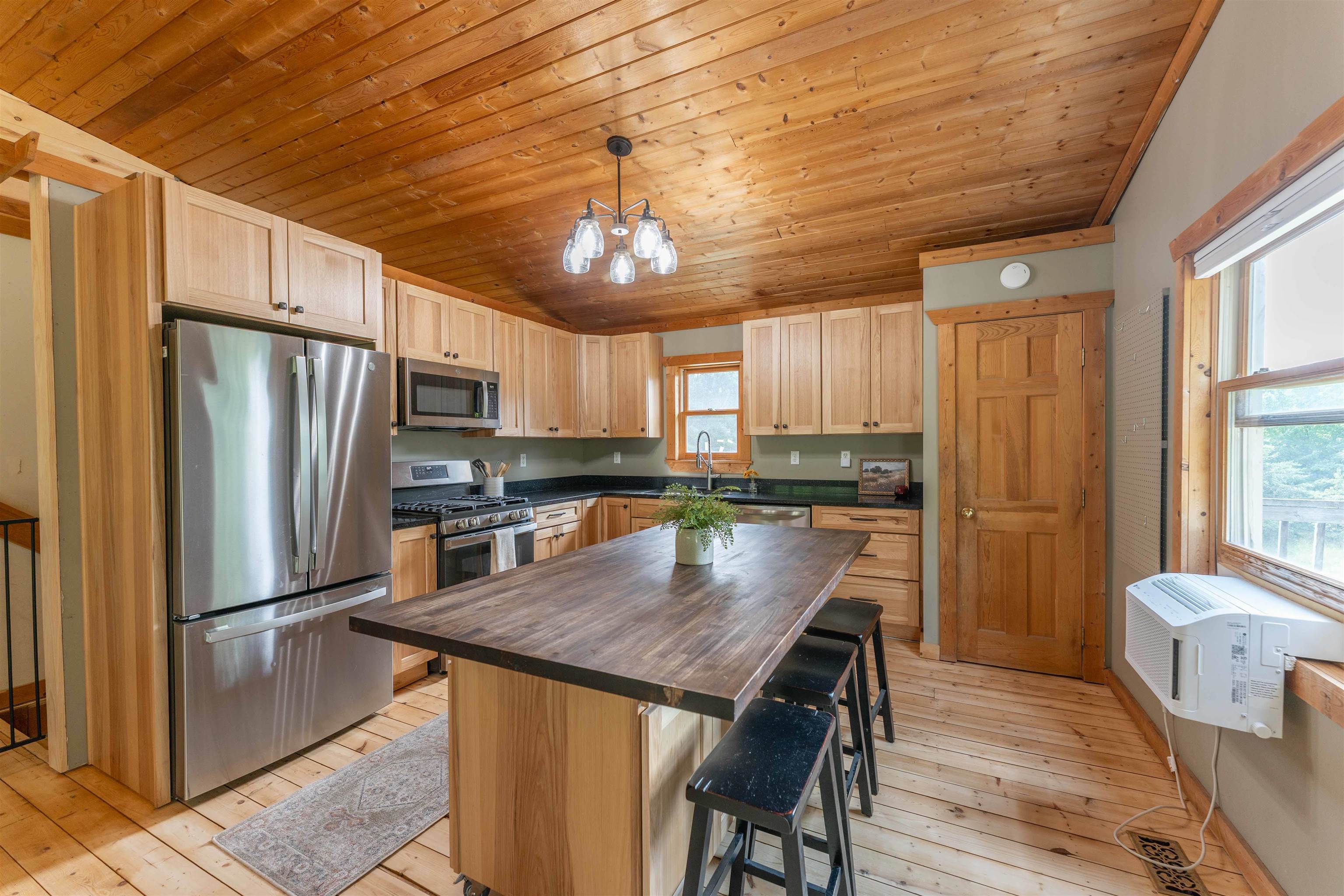 9651 N Reynolds Road Property Photo 15