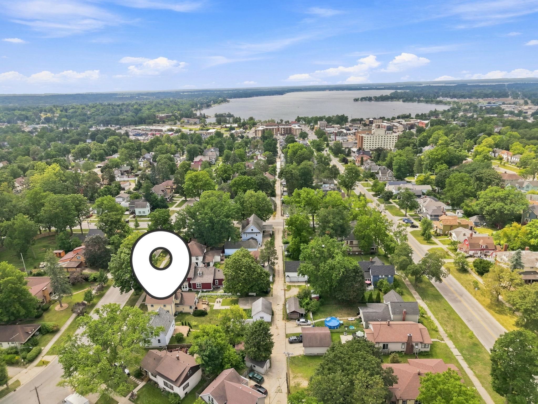521 E Chapin Street Property Photo 2