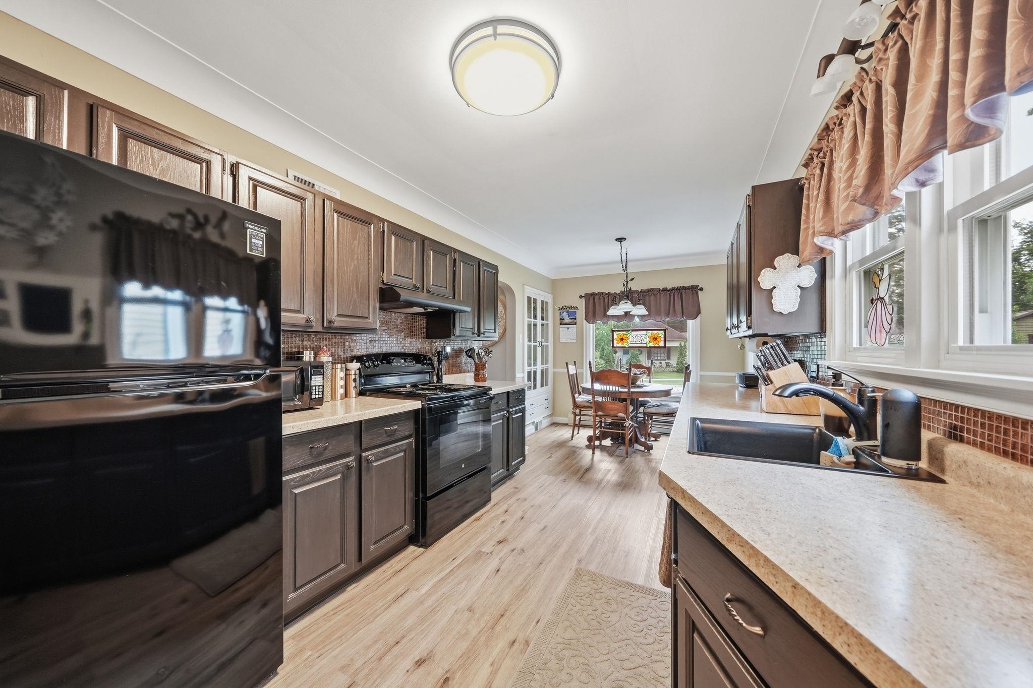 521 E Chapin Street Property Photo 11