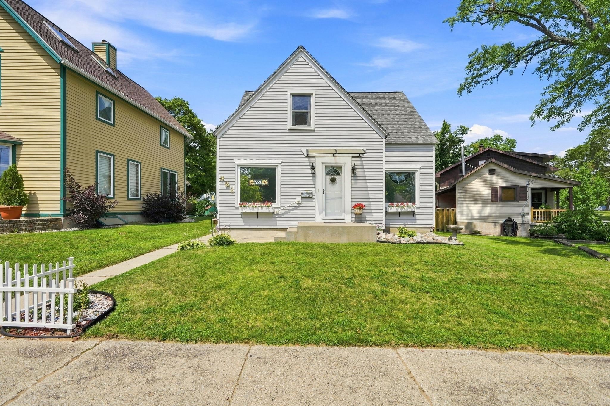 521 E Chapin Street Property Photo 37