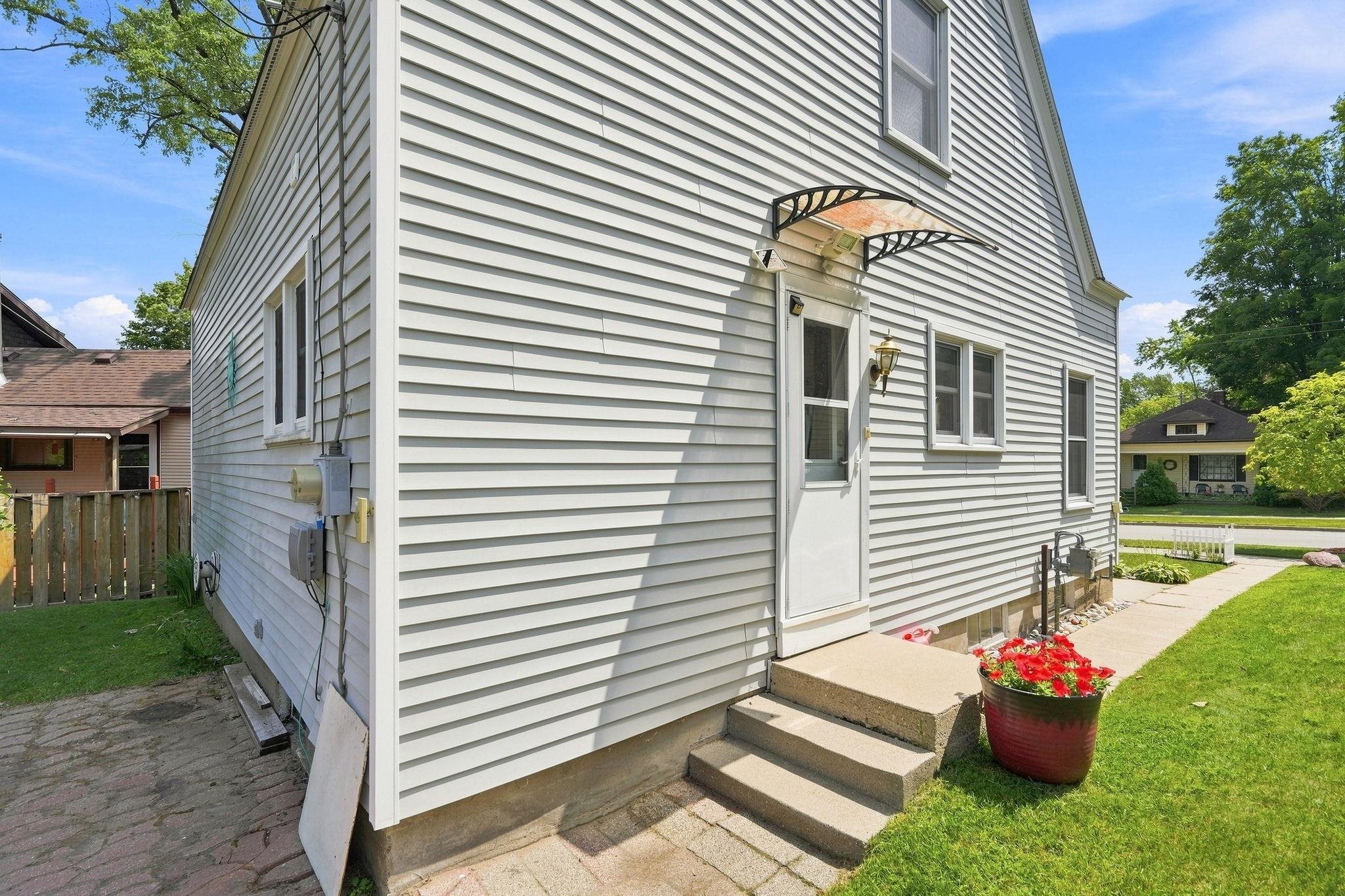 521 E Chapin Street Property Photo 39