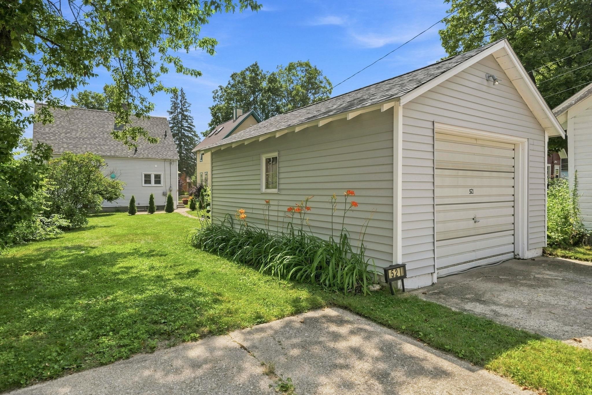 521 E Chapin Street Property Photo 42